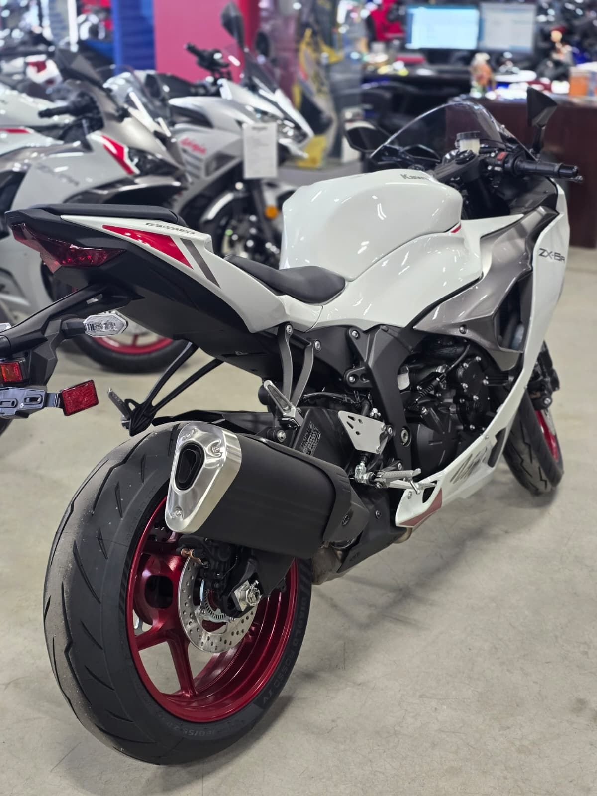 2025 Kawasaki Ninja® ZX-6R ABS 2