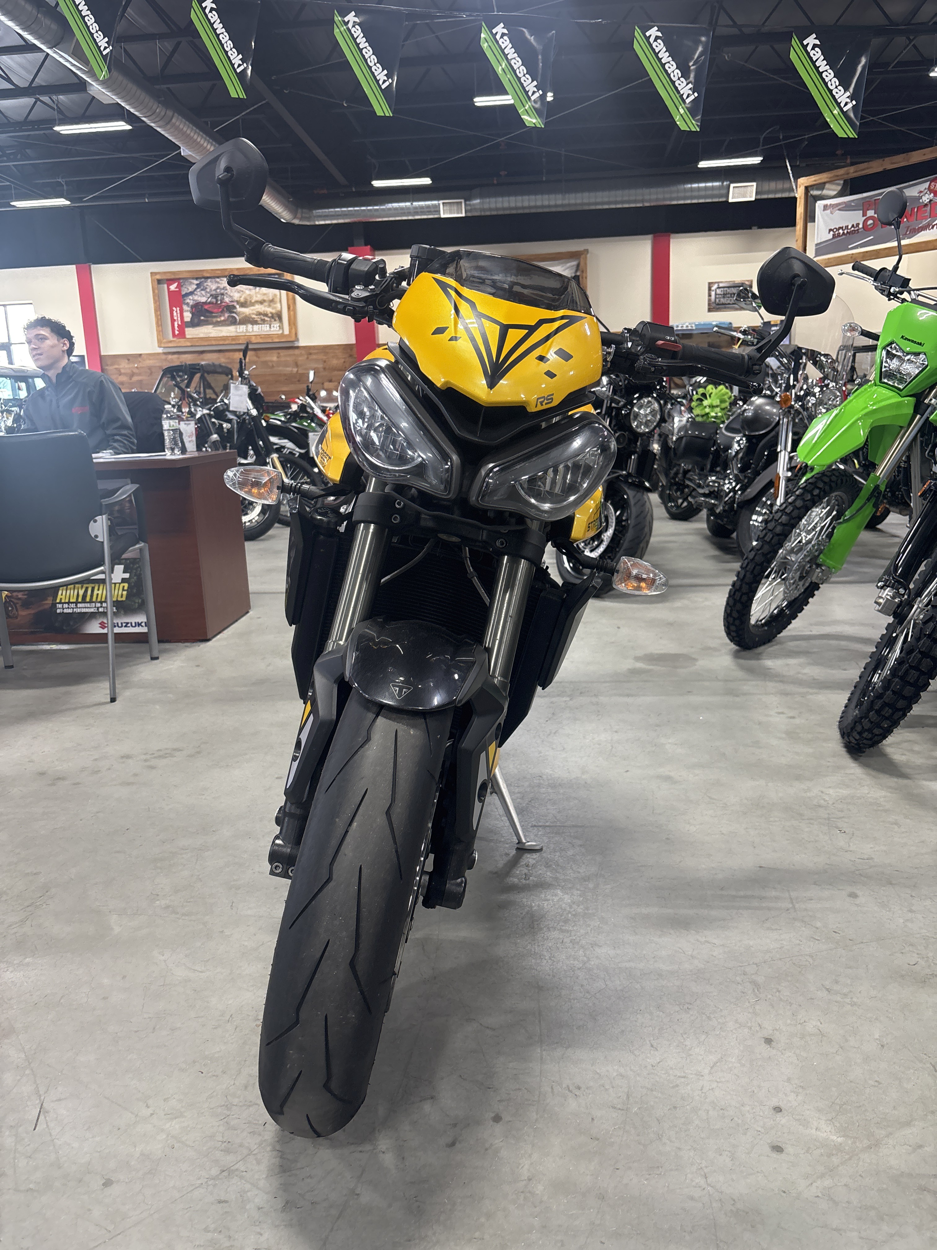 2024 Triumph Street Triple 765 RS in Auburn, Massachusetts - Photo 2