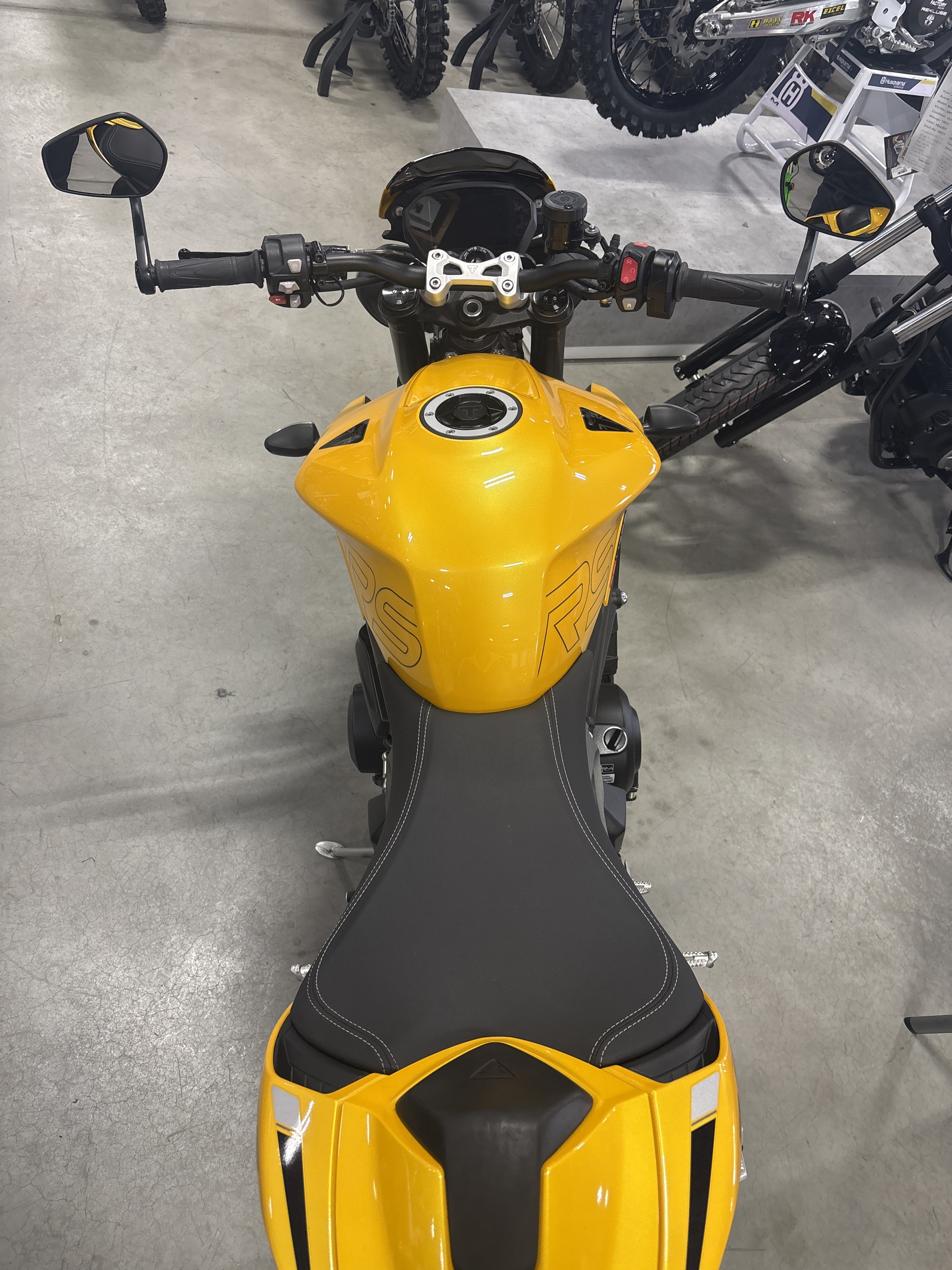 2024 Triumph Street Triple 765 RS in Auburn, Massachusetts - Photo 5