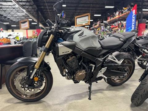 2025 Honda CB650R E-Clutch in Auburn, Massachusetts - Photo 2