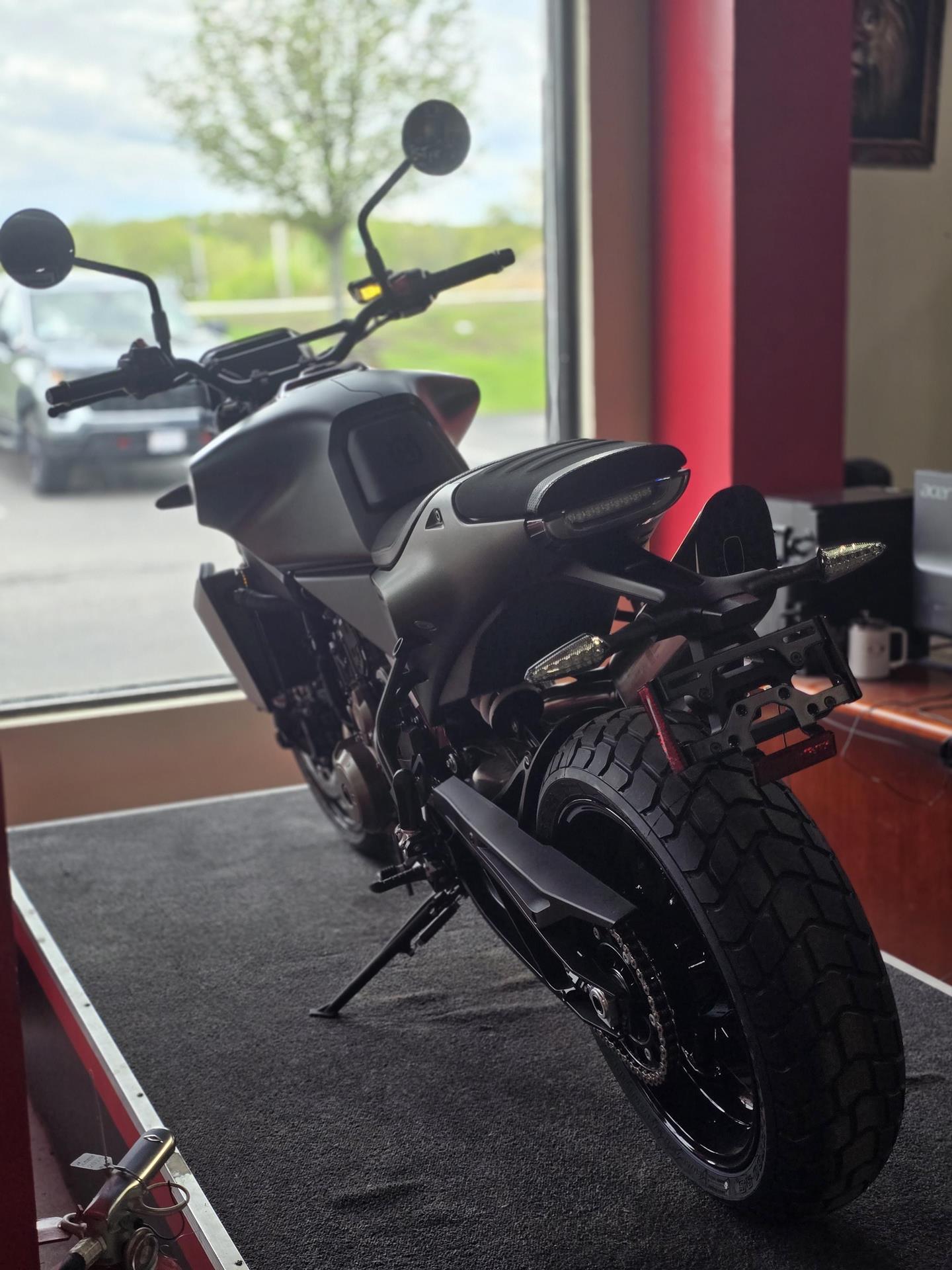 2025 Husqvarna Svartpilen 801 in Auburn, Massachusetts - Photo 3