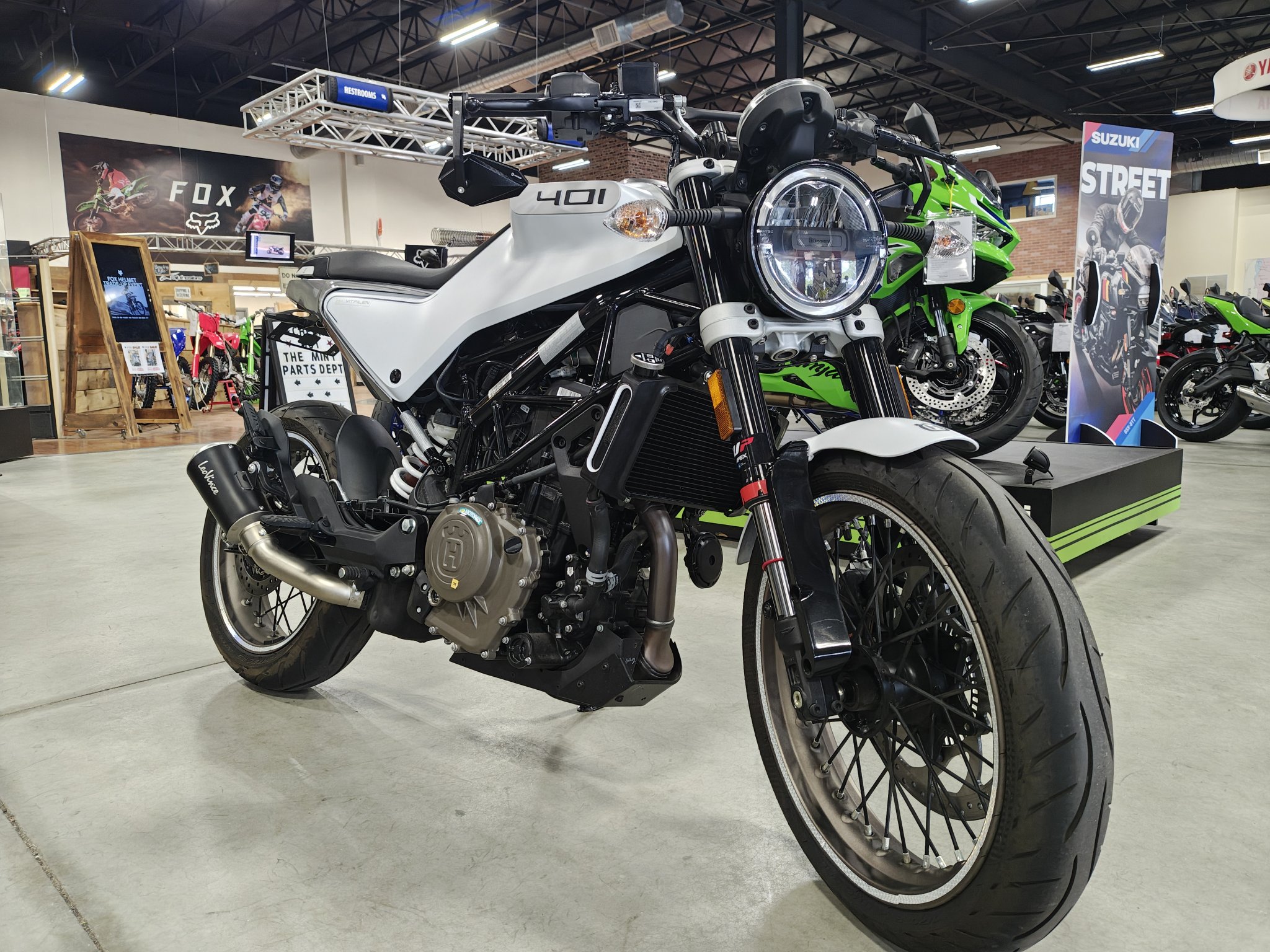 2023 Vitpilen 401
