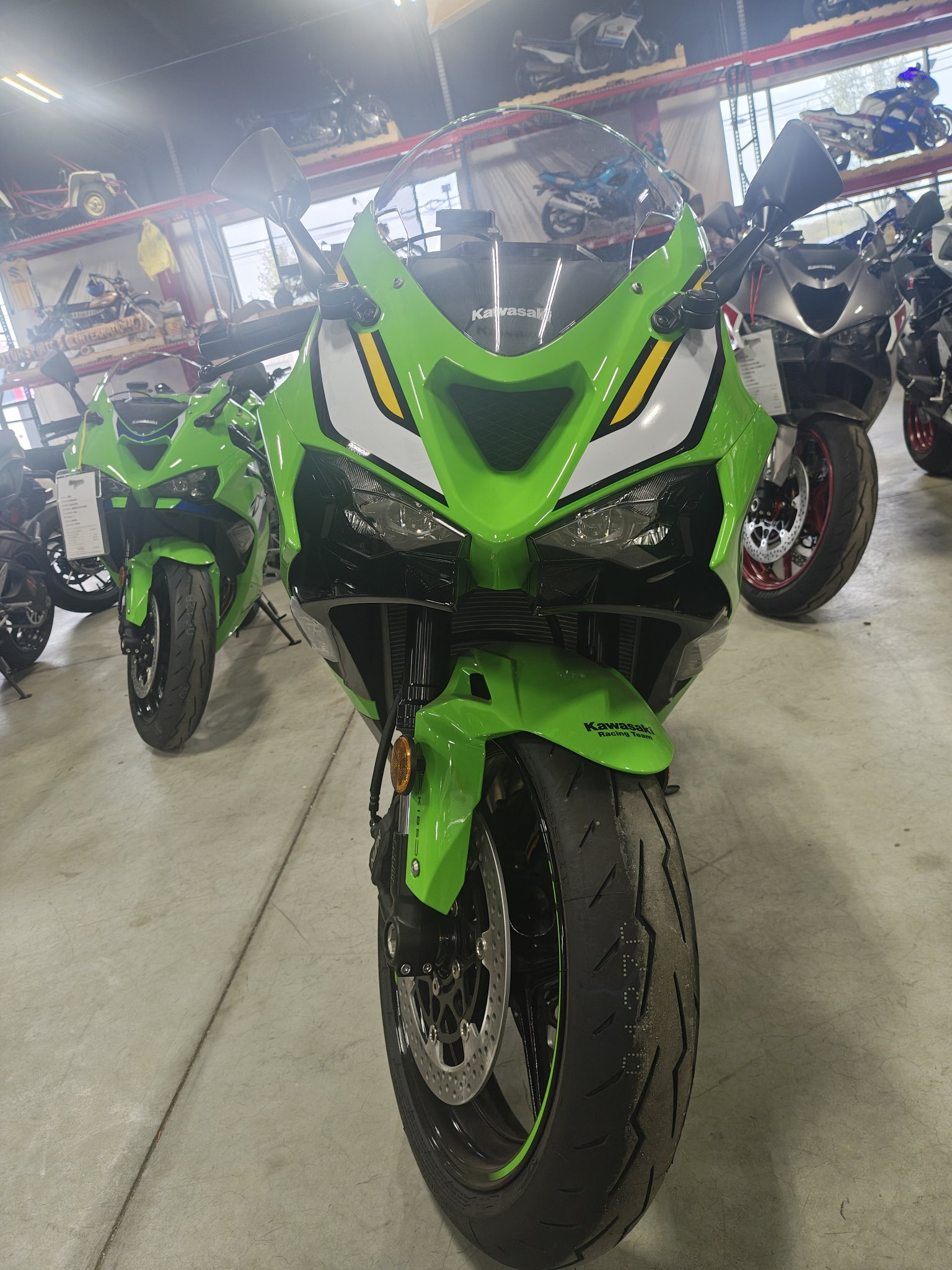 2025 Kawasaki Ninja® ZX-6R KRT Edition 2