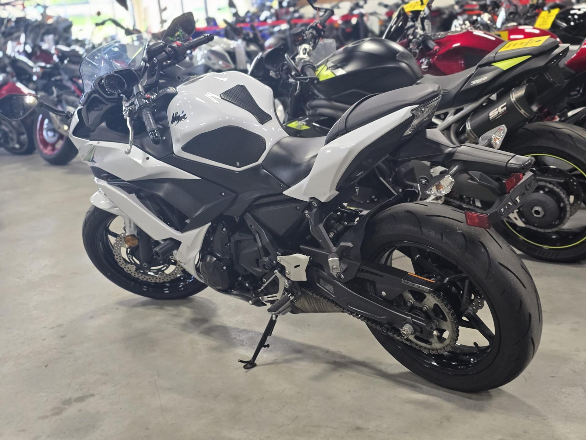 2017 Kawasaki Ninja 650 ABS in Auburn, Massachusetts - Photo 2