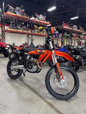 2024 KTM 250 SX-F in Auburn, Massachusetts - Photo 2