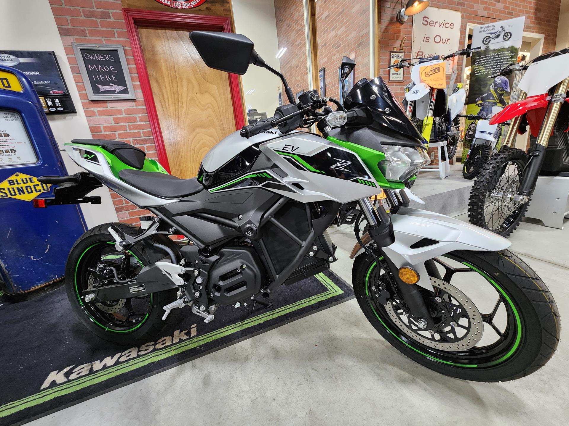 2024 Kawasaki Z e-1 ABS in Auburn, Massachusetts - Photo 1