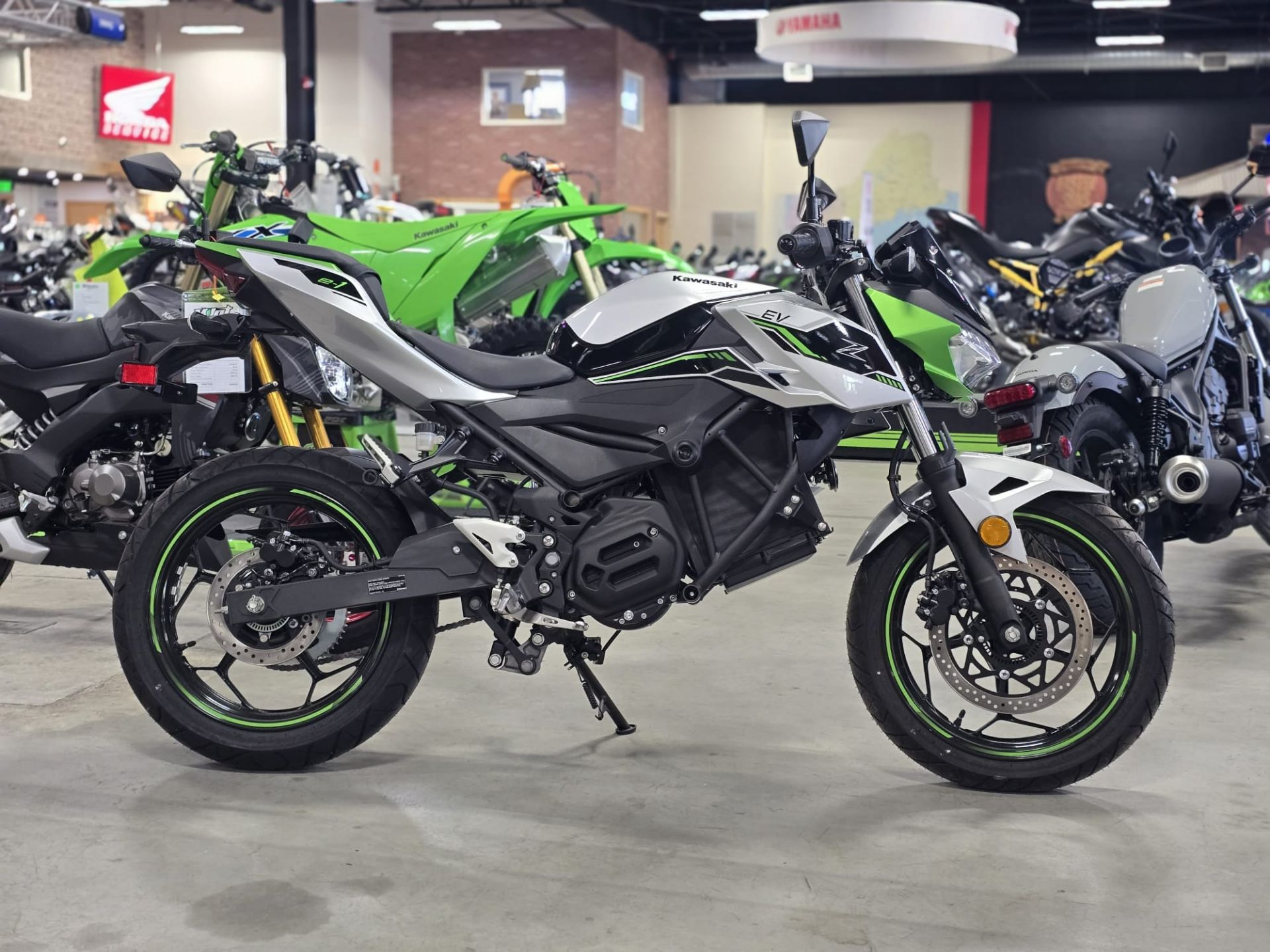 2024 Z e-1 ABS
