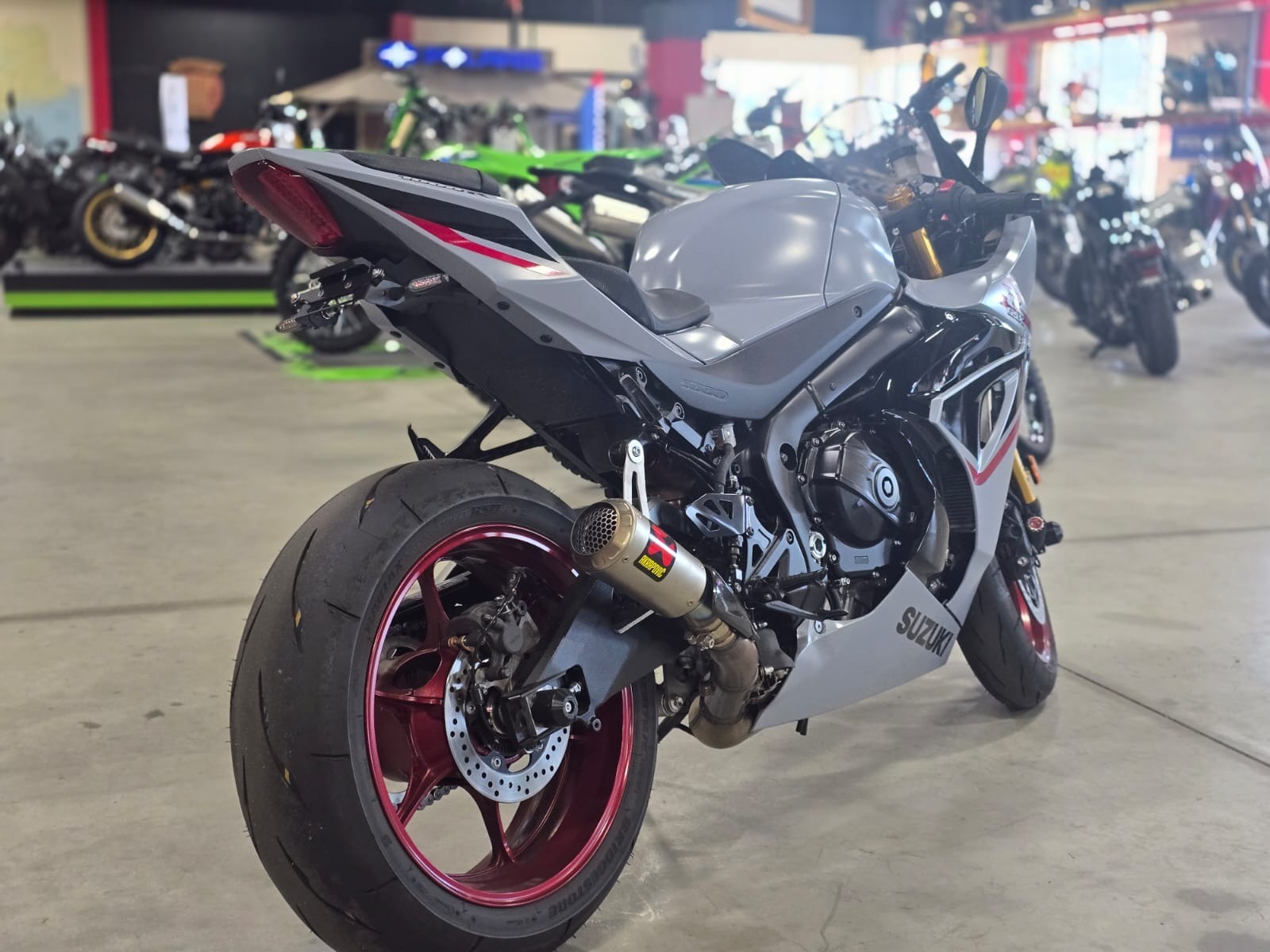 2024 Suzuki GSX-R1000R 4