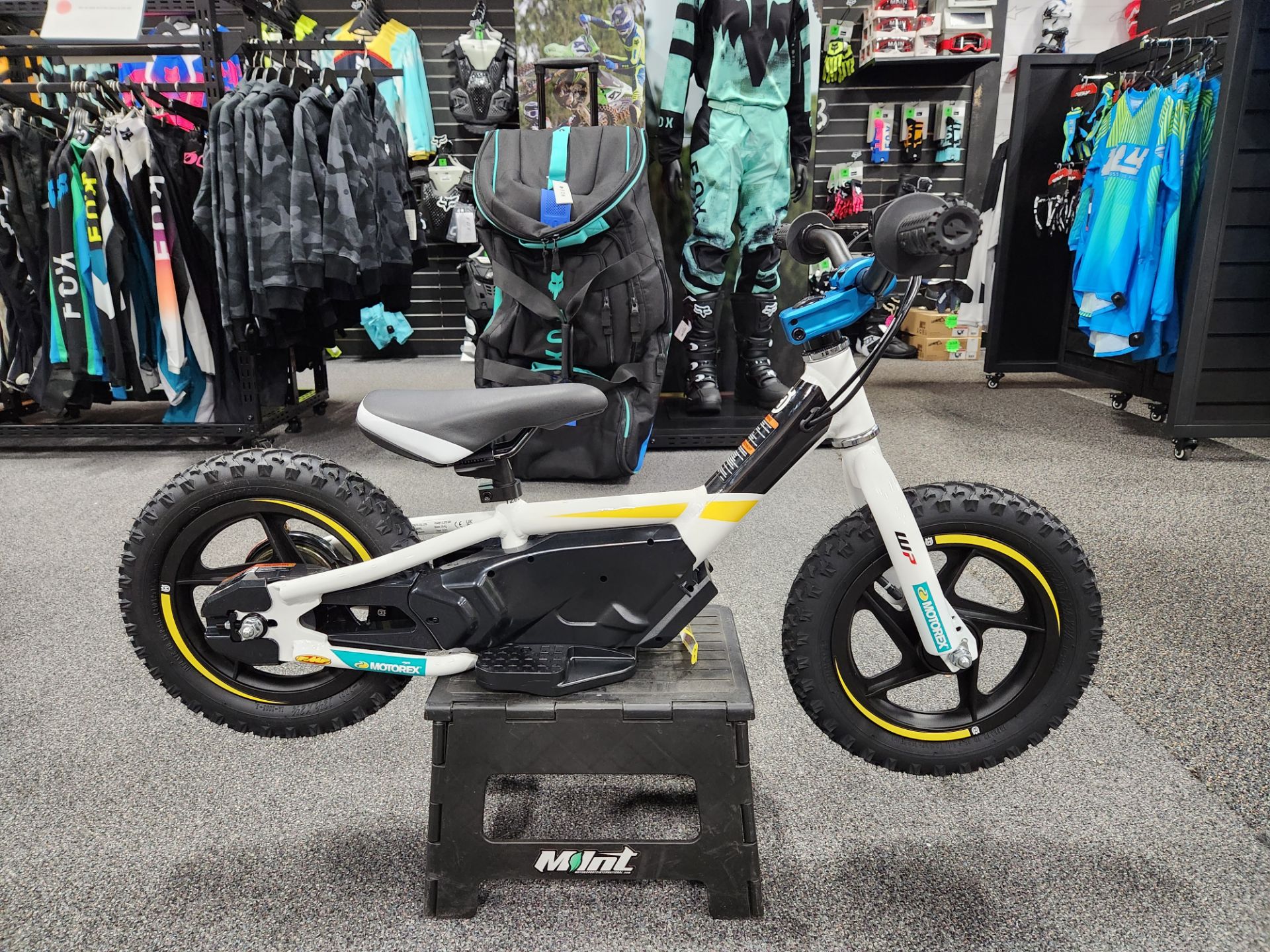 husqvarna electric bicycle Mountain Cross MC2 alloy 6061 HUSQVARNA INTRODUCES E-BIKES - Dirt