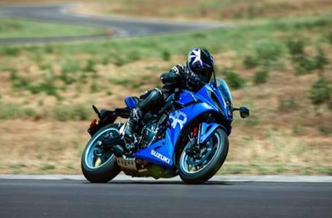 2025 Suzuki GSX-8R in Auburn, Massachusetts - Photo 2