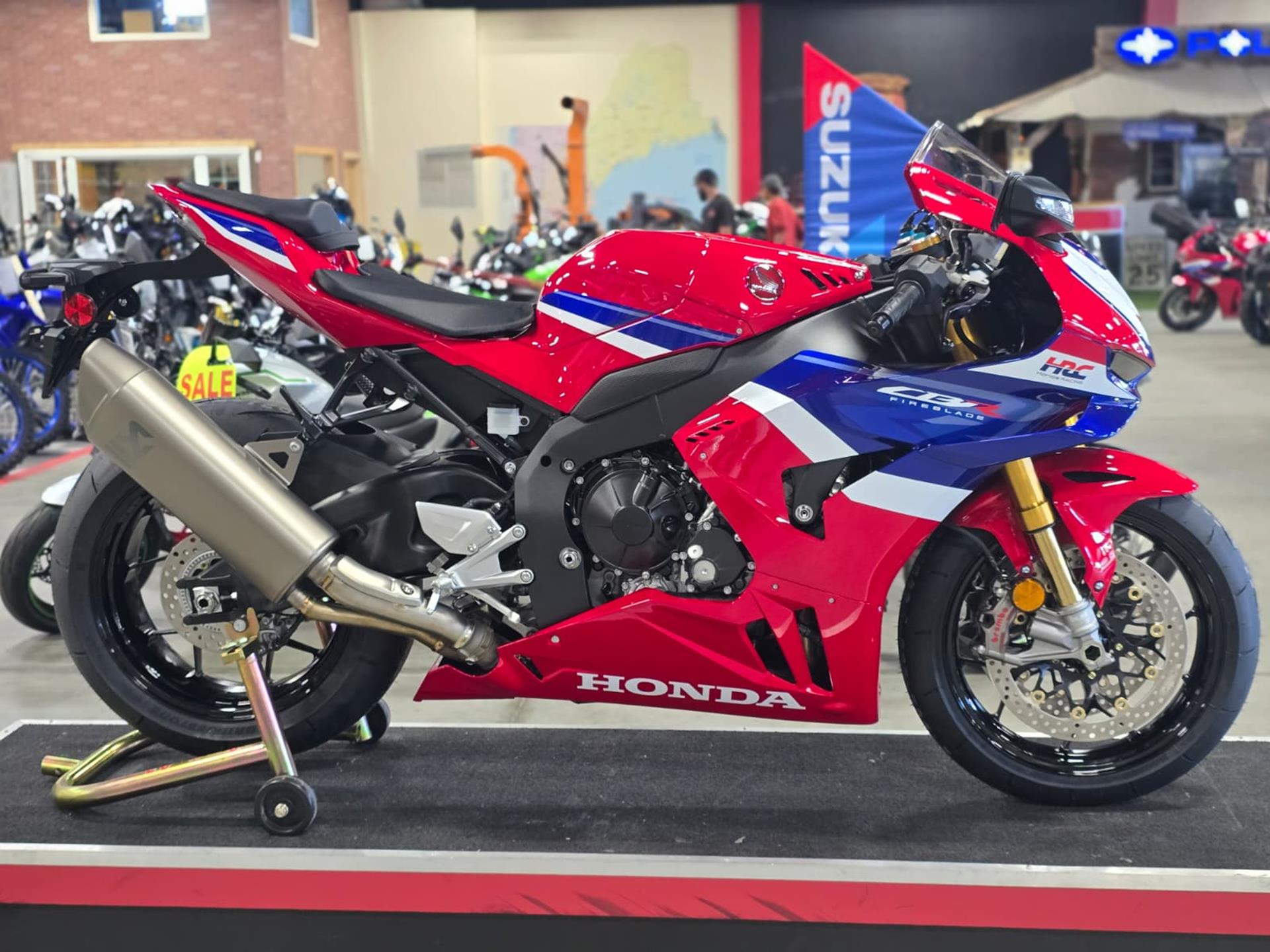 2025 Honda CBR1000RR-R Fireblade SP in Auburn, Massachusetts - Photo 1