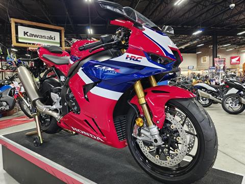 2025 Honda CBR1000RR-R Fireblade SP