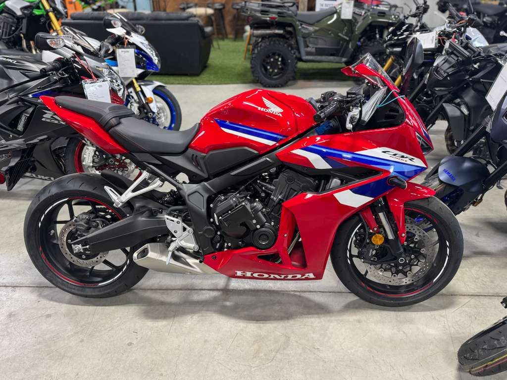 2024 Honda CBR650R ABS in Auburn, Massachusetts - Photo 2
