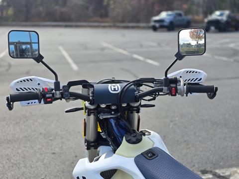 2024 Husqvarna FE 350s in Auburn, Massachusetts - Photo 14