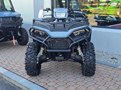 2025 Polaris Sportsman 570 Premium in Auburn, Massachusetts - Photo 2