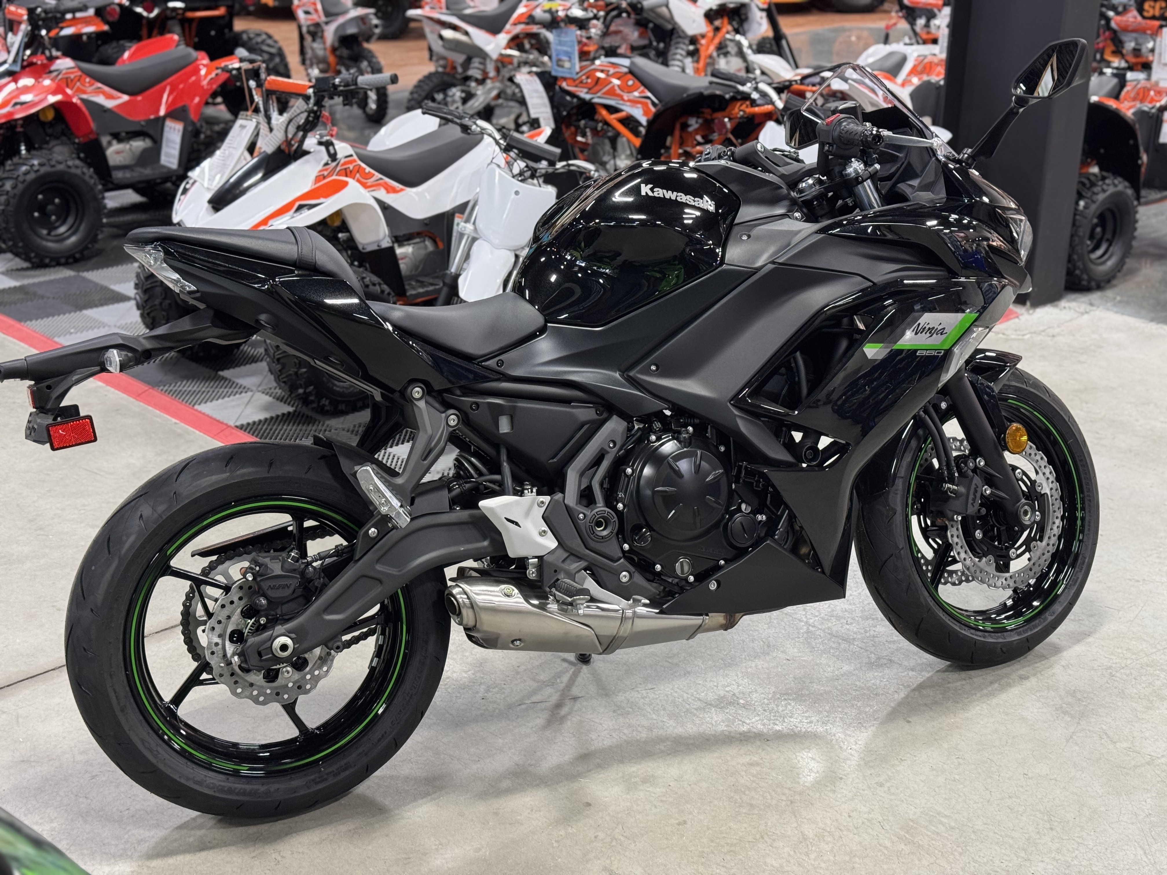 2026 Kawasaki Ninja 650 in Auburn, Massachusetts - Photo 2