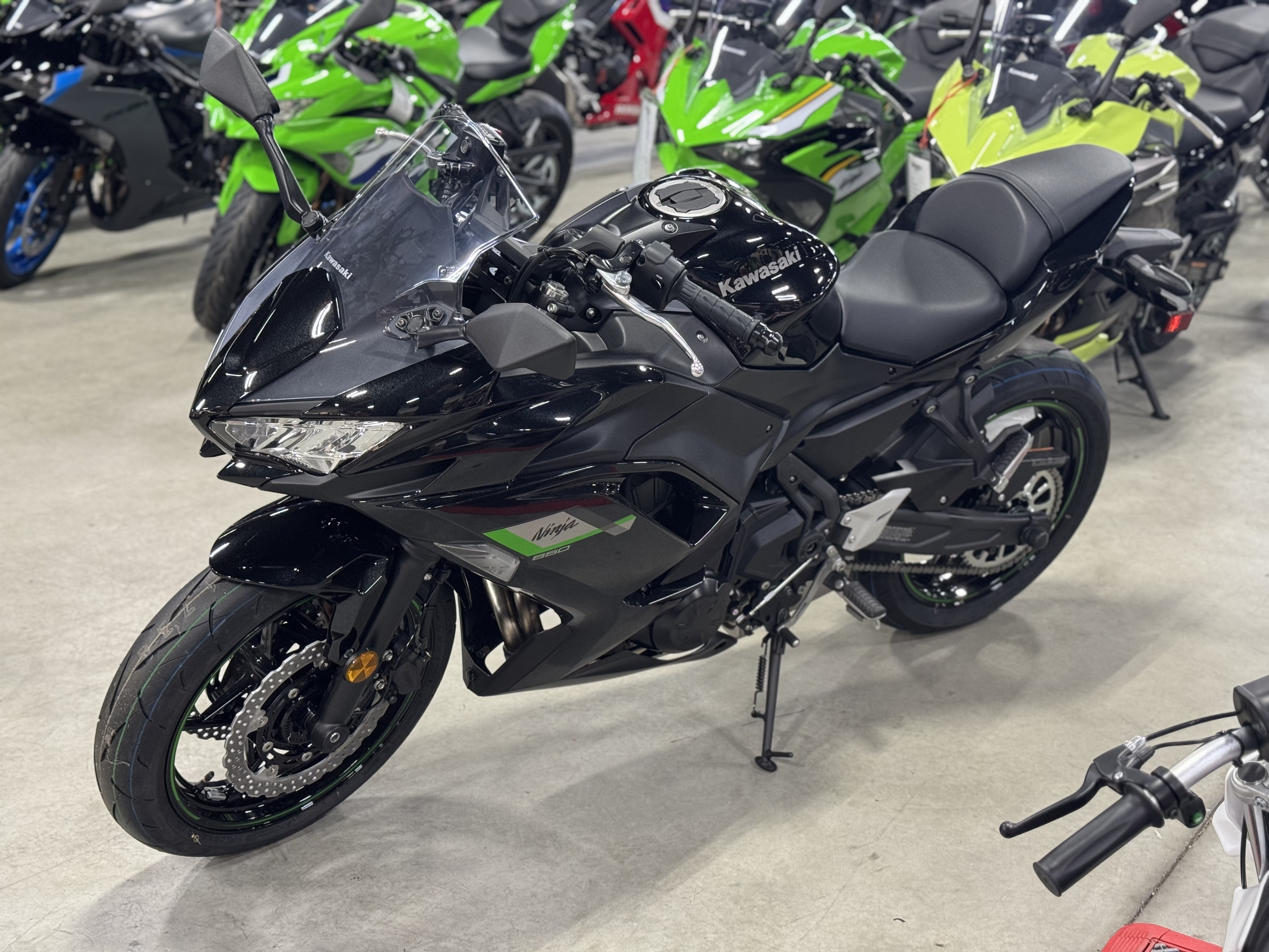 2026 Kawasaki Ninja 650 in Auburn, Massachusetts - Photo 4
