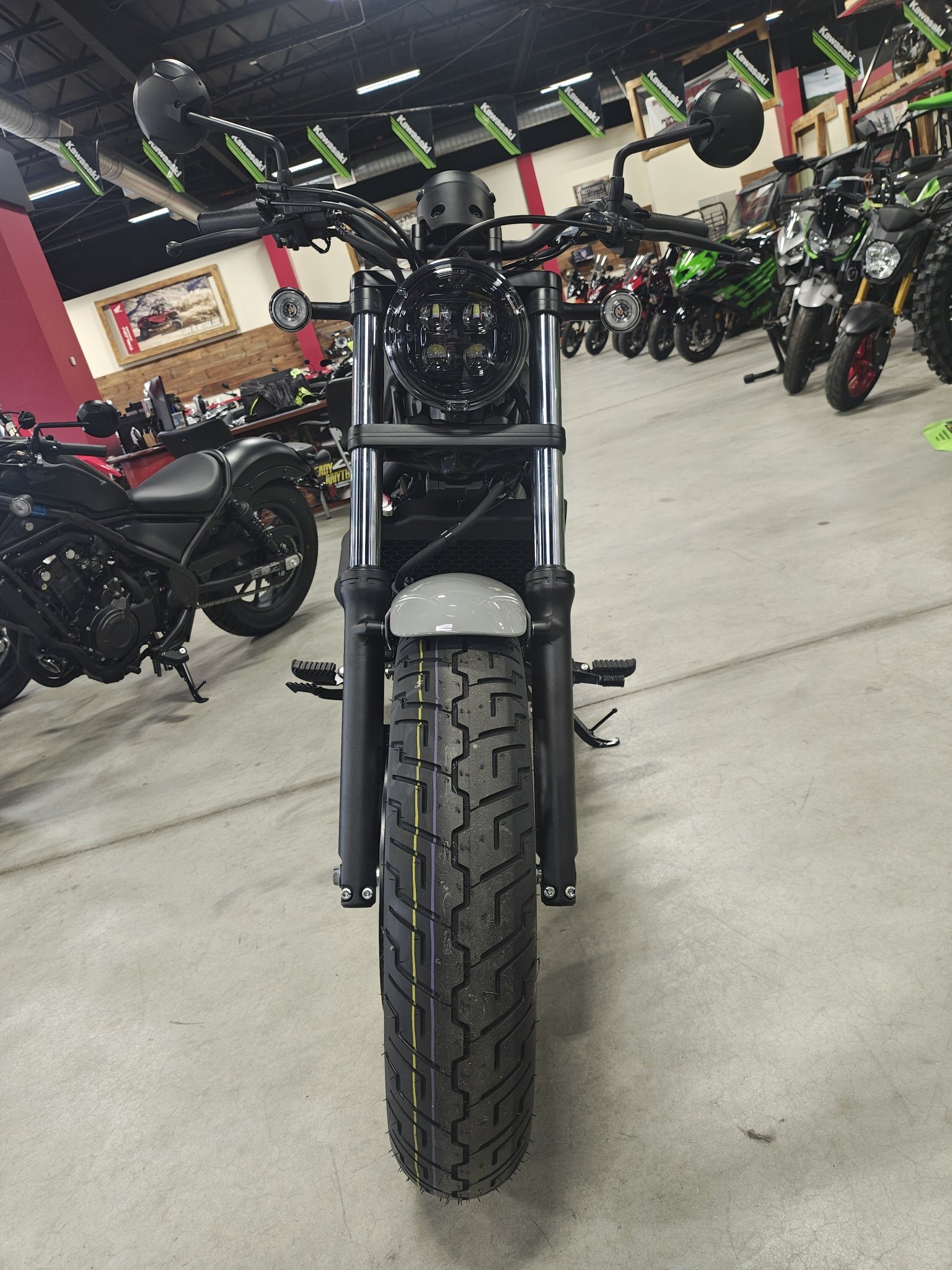 2026 Honda Rebel 300 E-Clutch 6