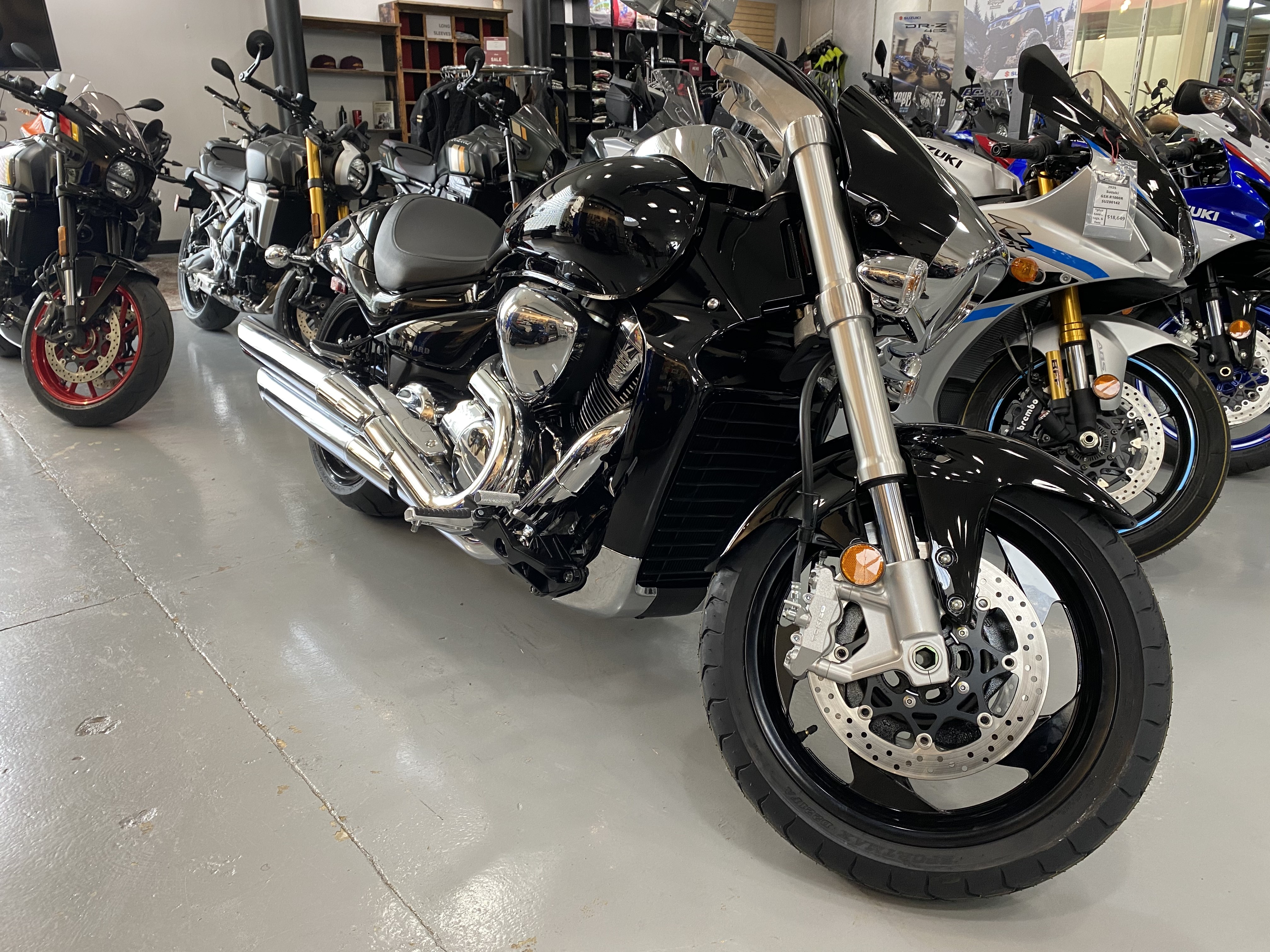 2025 Suzuki Boulevard M109R 1