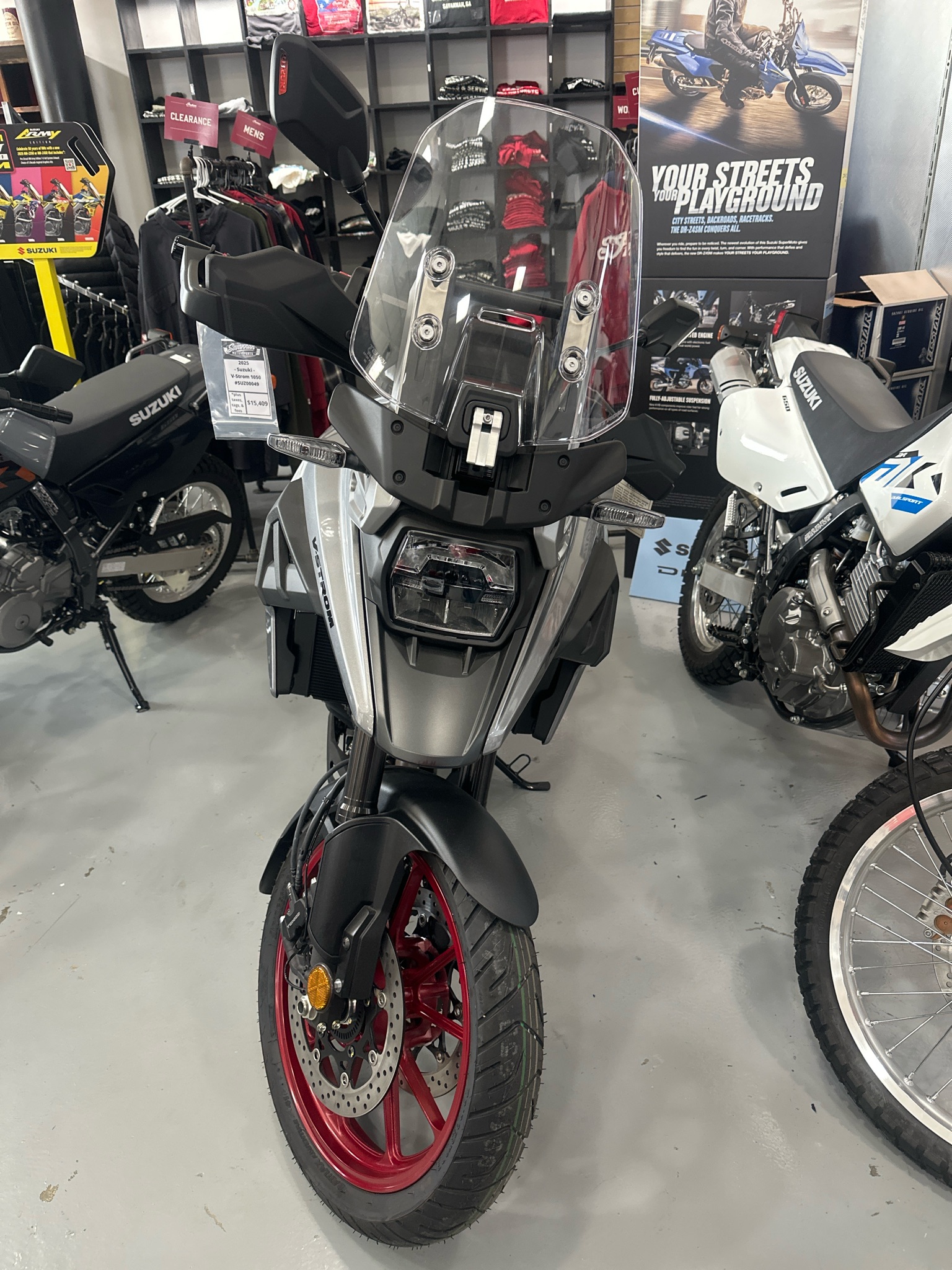 2025 Suzuki V-Strom 1050 2