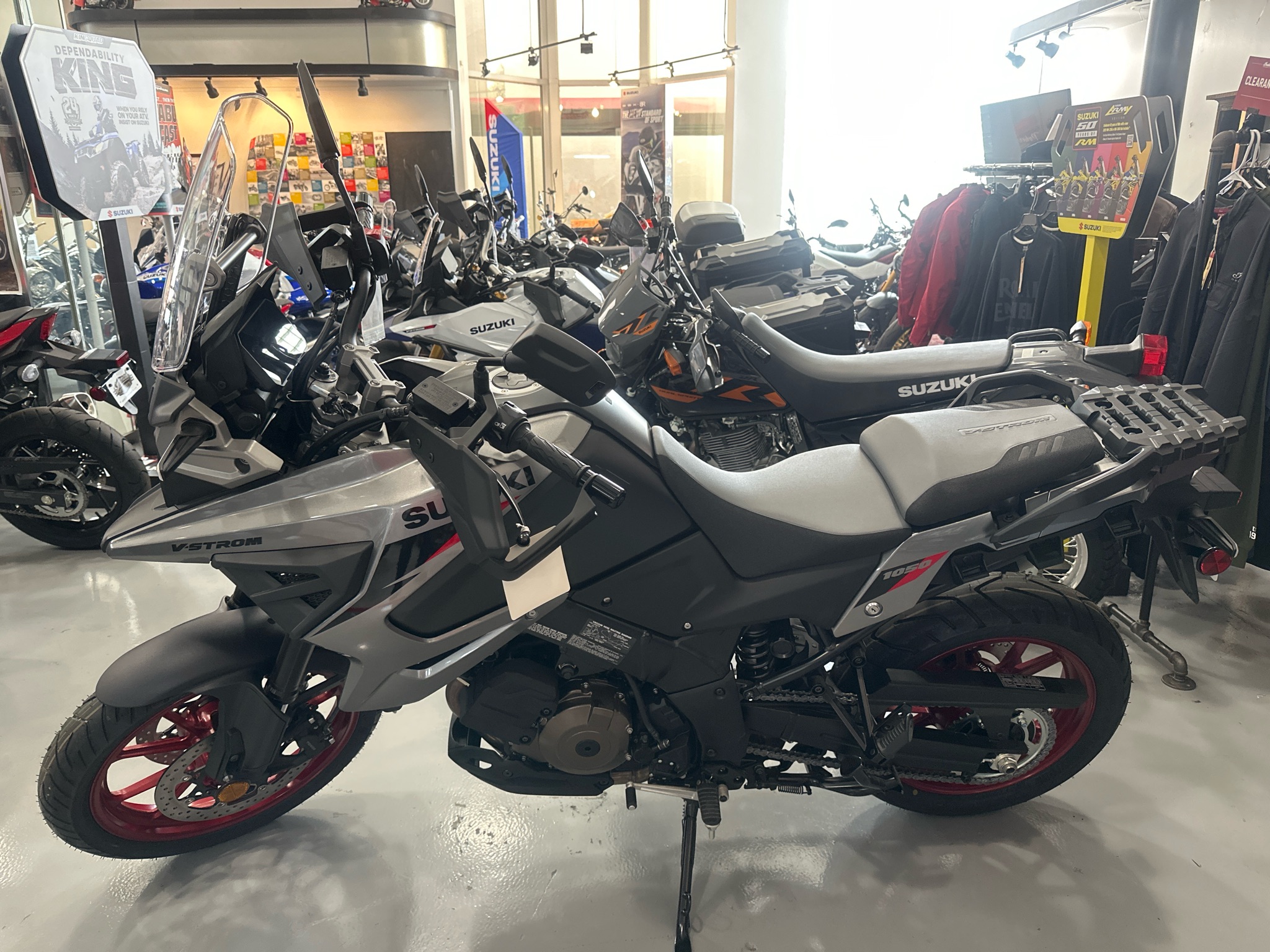 2025 Suzuki V-Strom 1050 3