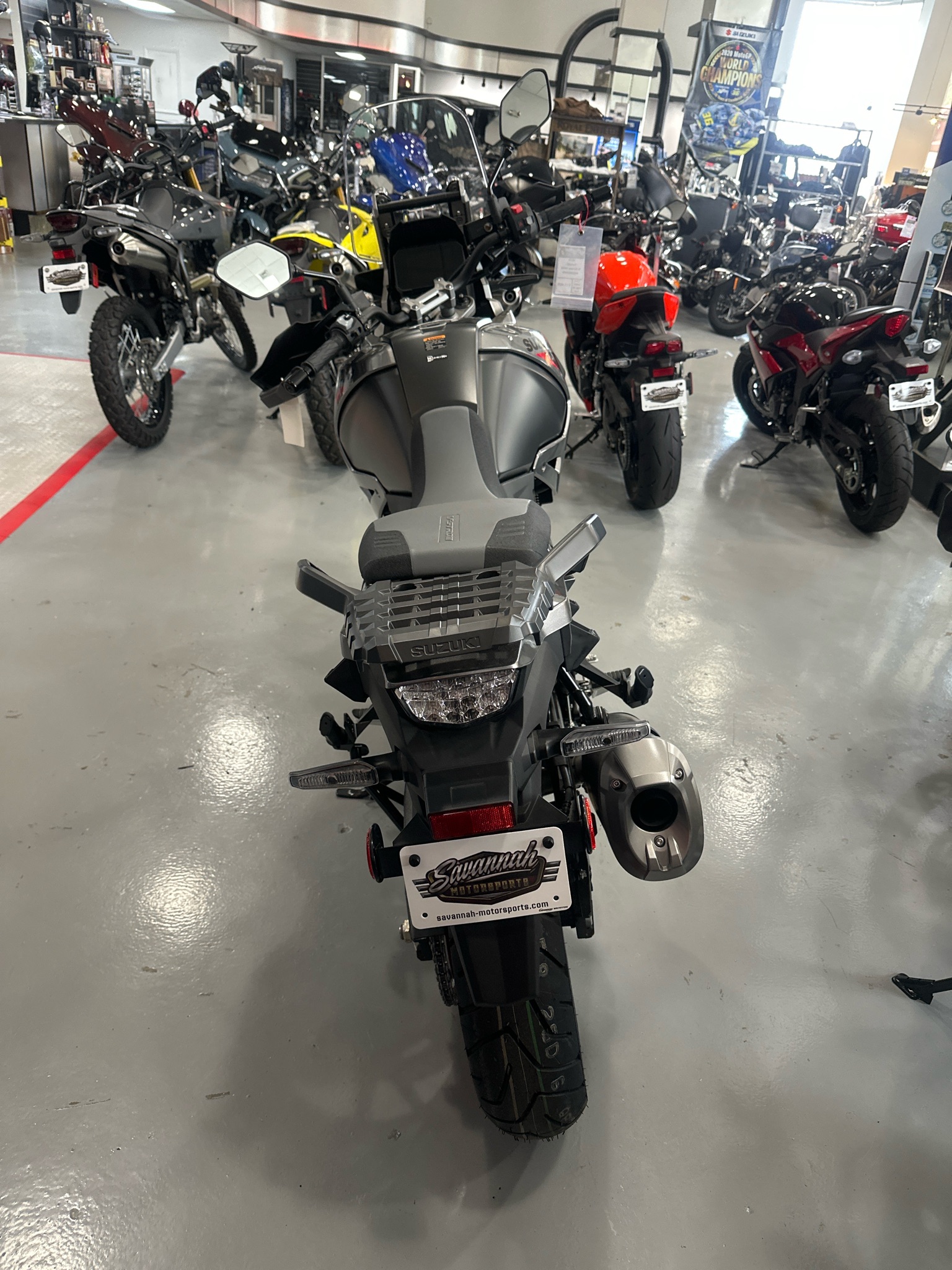 2025 Suzuki V-Strom 1050 4
