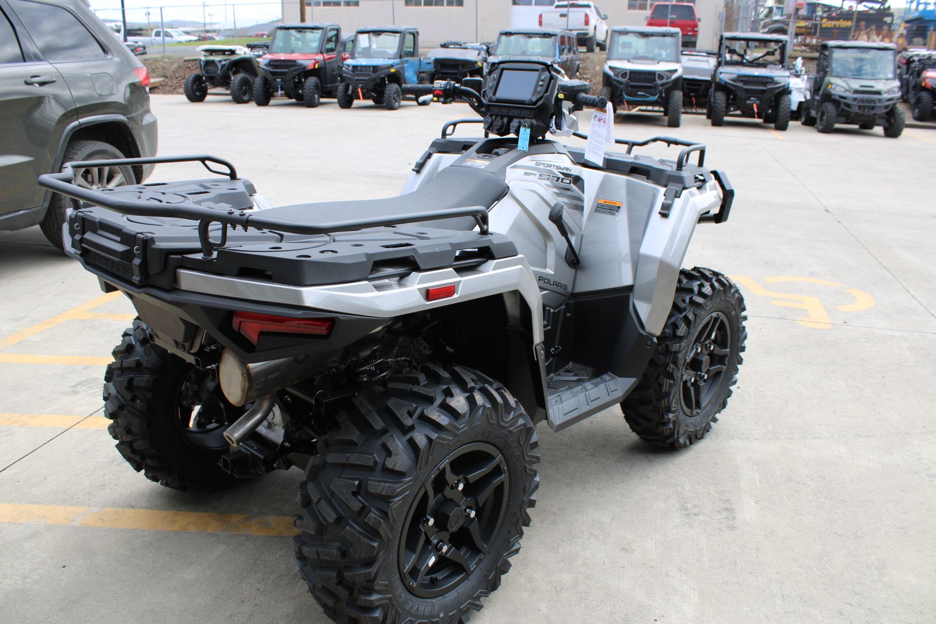 2025 Polaris Sportsman 570 Ultimate in The Dalles, Oregon - Photo 8