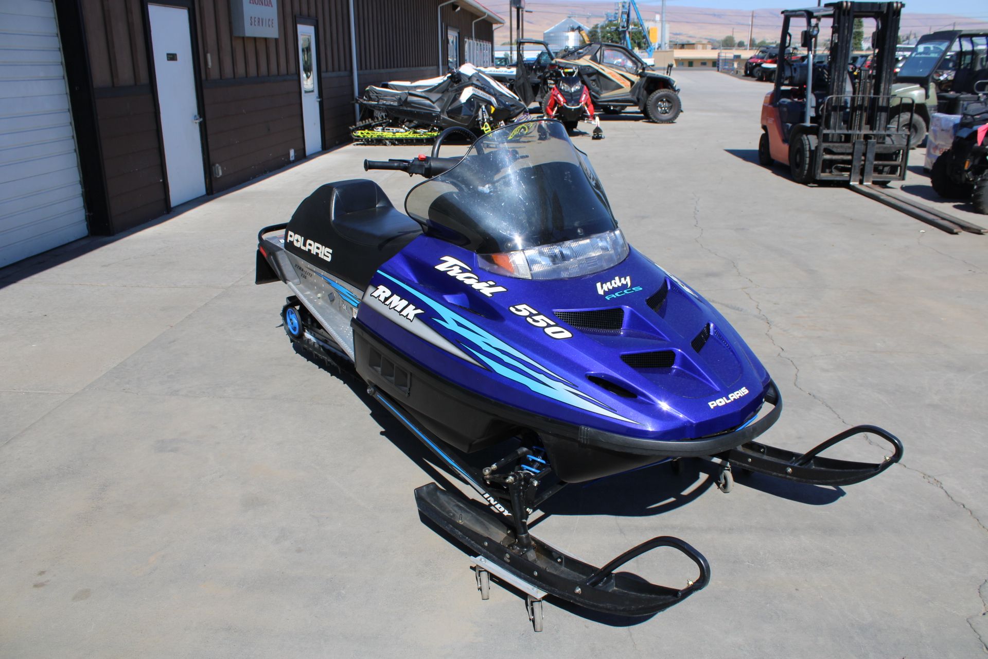 2000 Polaris Indy Trail RMK in The Dalles, Oregon - Photo 3