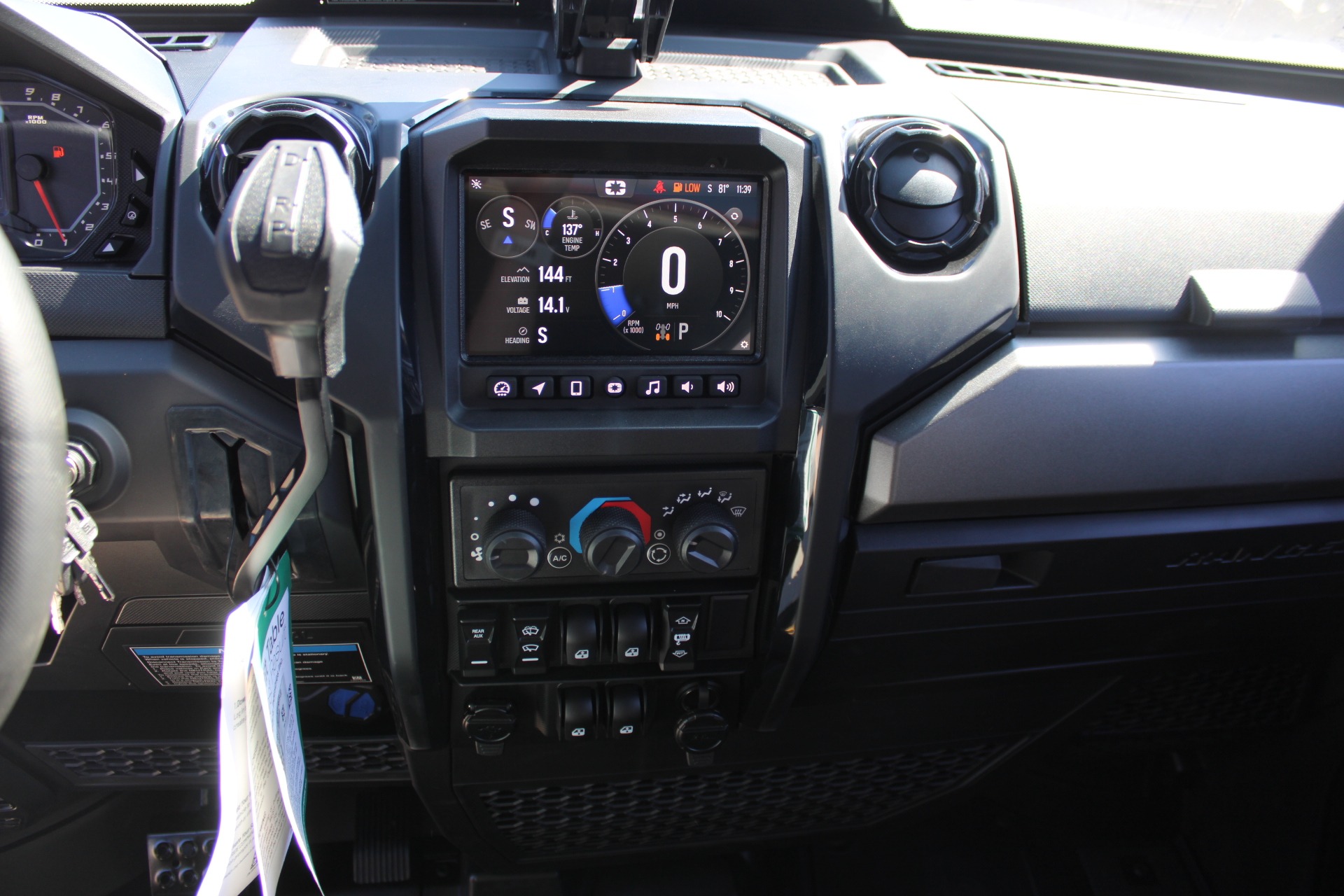 2027 Polaris Ranger Crew XD 1500 NorthStar Ultimate 10