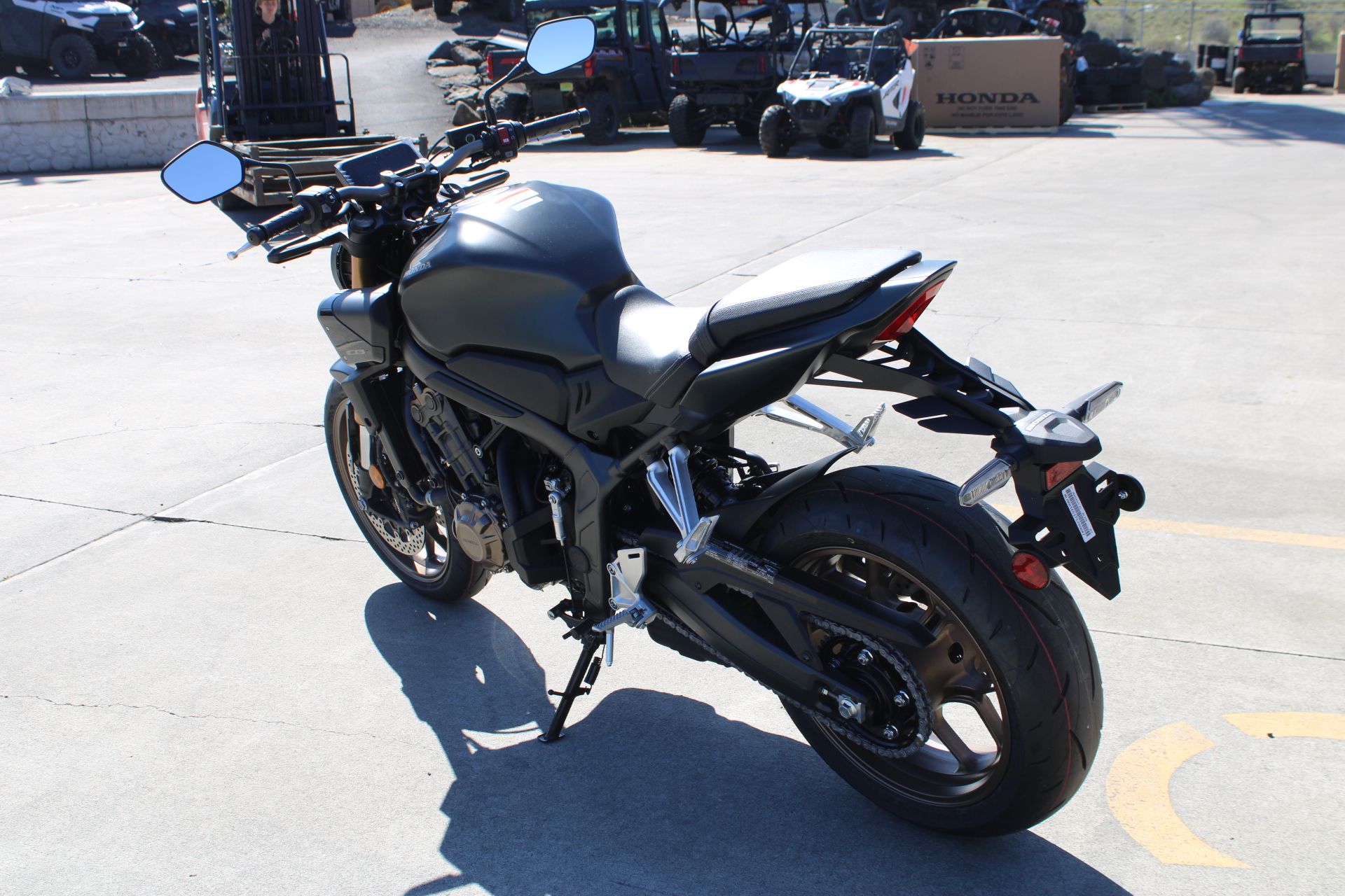 2026 Honda CB650R E-Clutch in The Dalles, Oregon - Photo 7