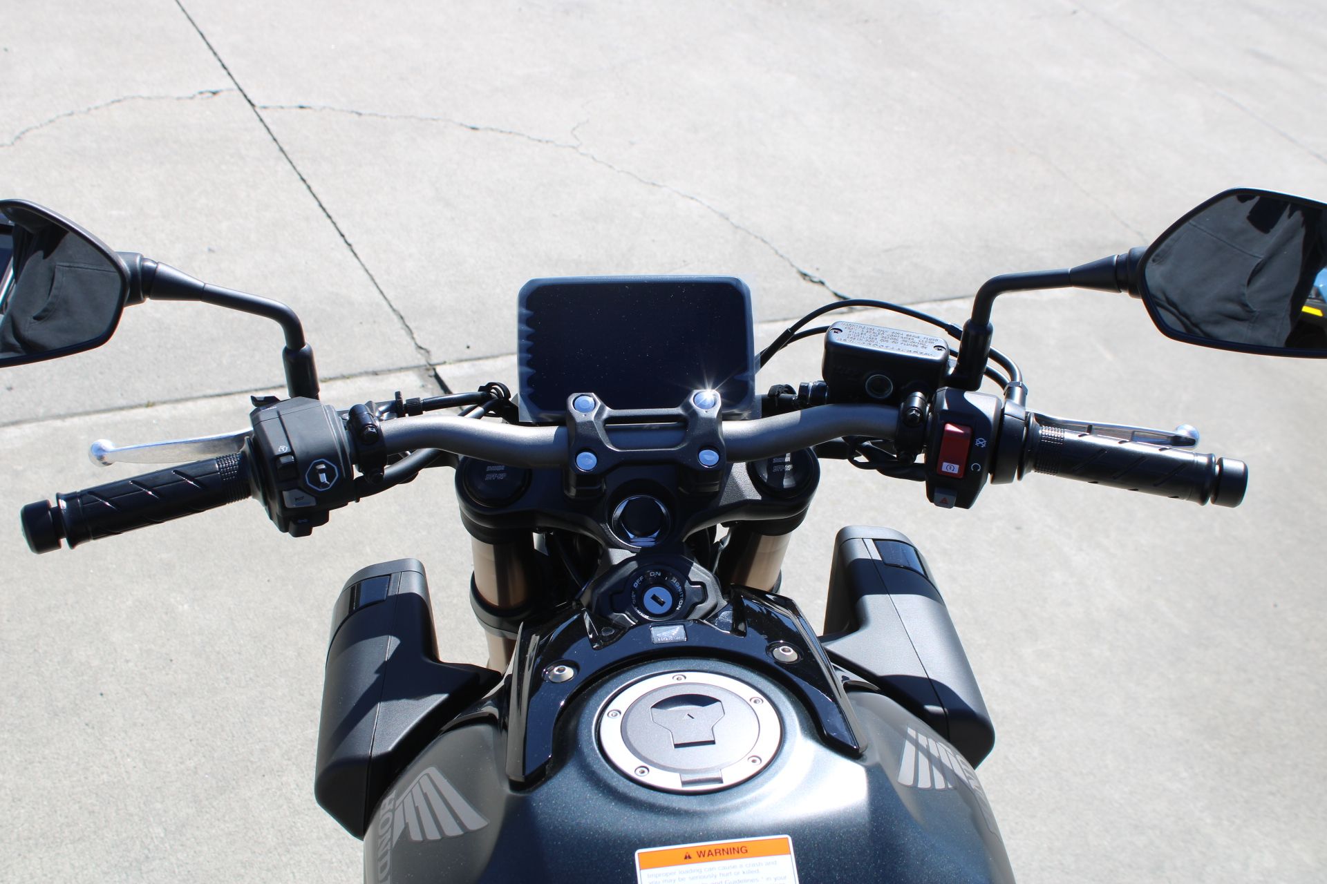 2026 Honda CB650R E-Clutch in The Dalles, Oregon - Photo 9