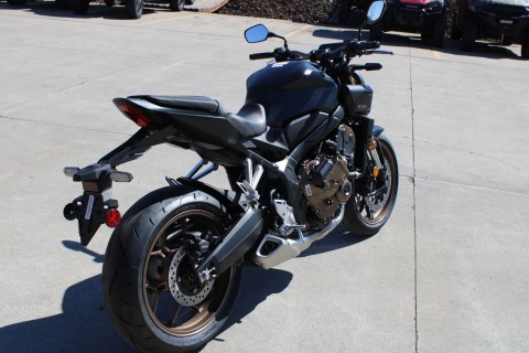 2026 Honda CB650R E-Clutch in The Dalles, Oregon - Photo 5