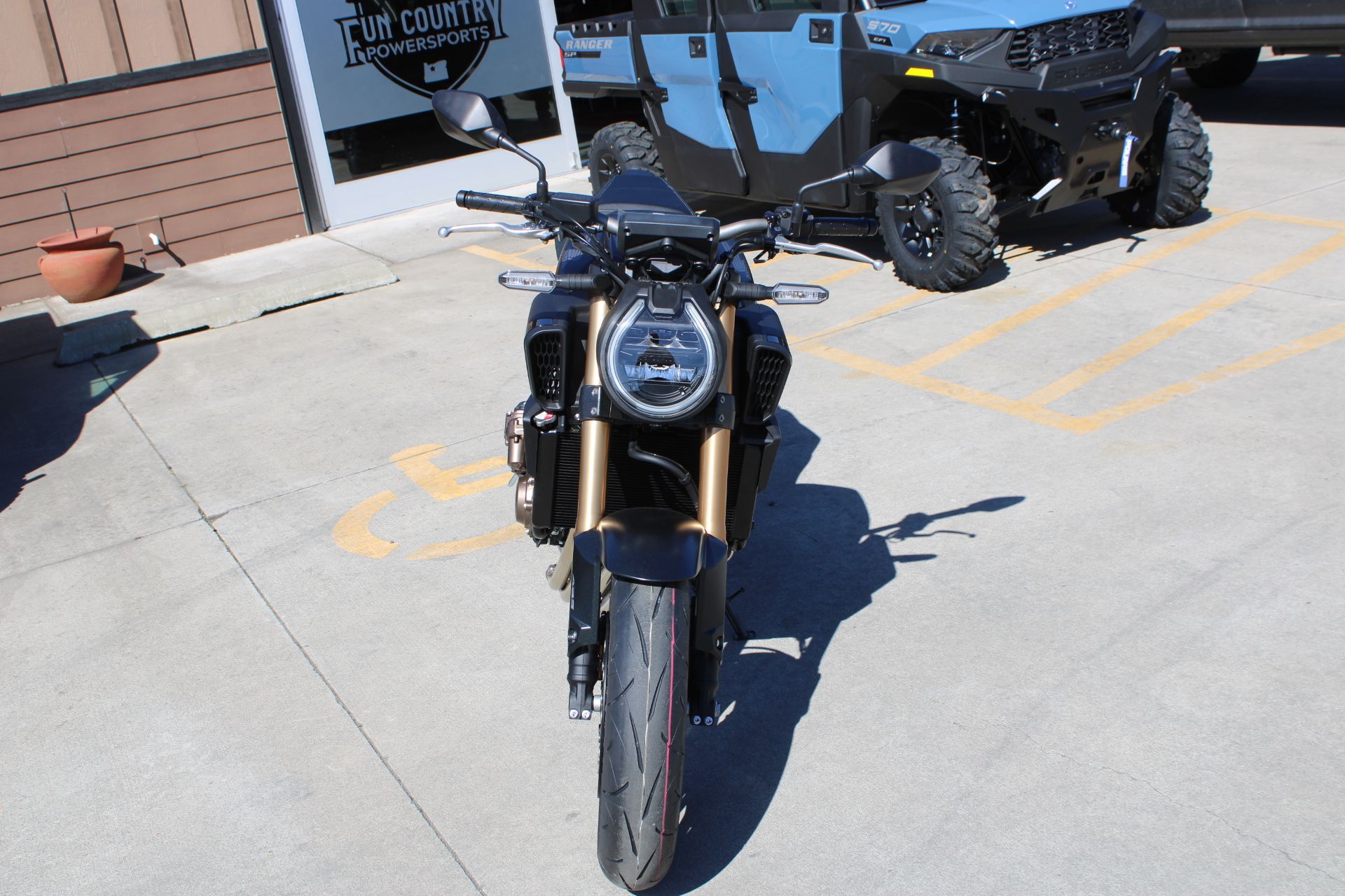 2026 Honda CB650R E-Clutch in The Dalles, Oregon - Photo 2