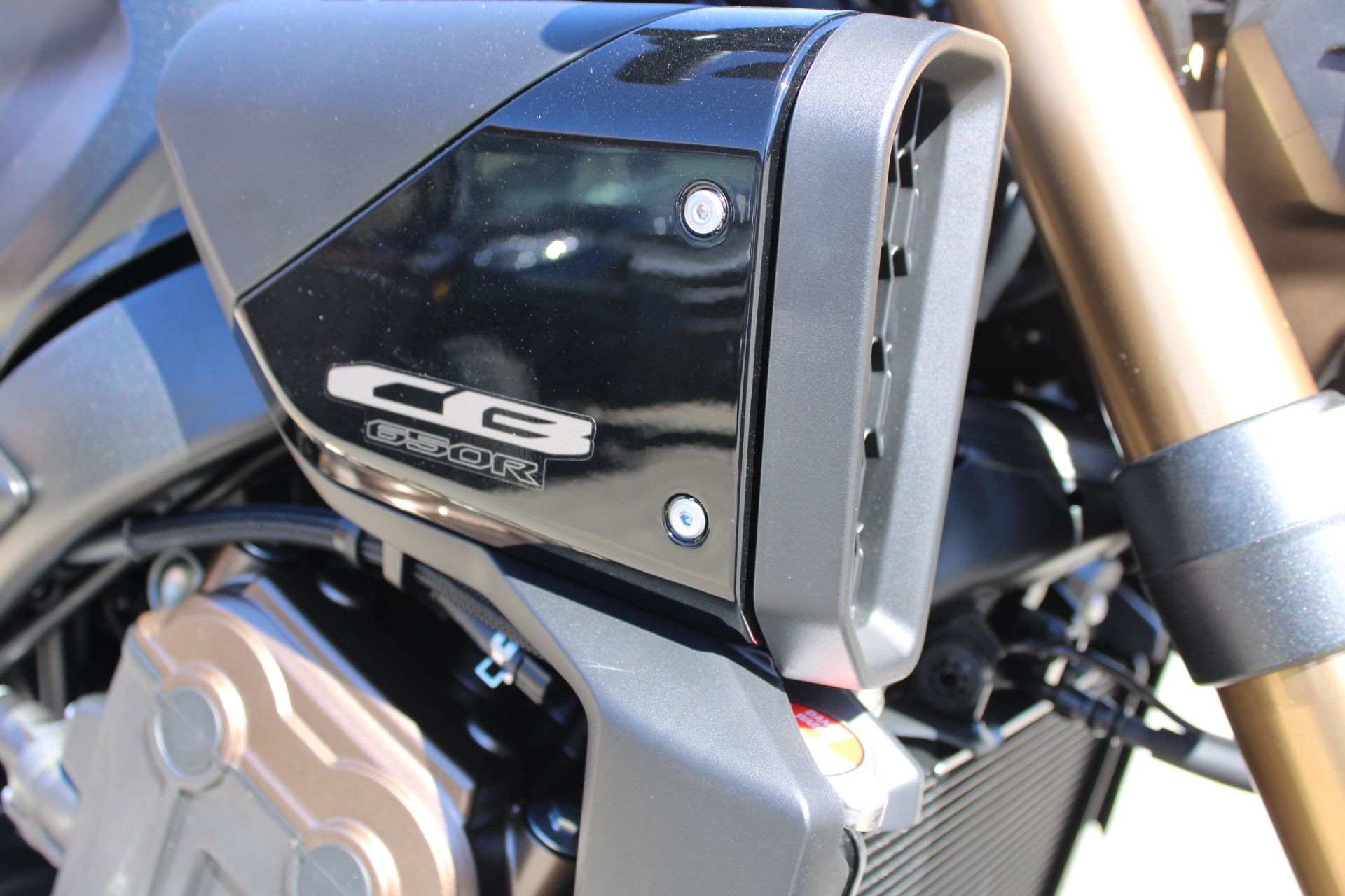 2026 Honda CB650R E-Clutch in The Dalles, Oregon - Photo 10