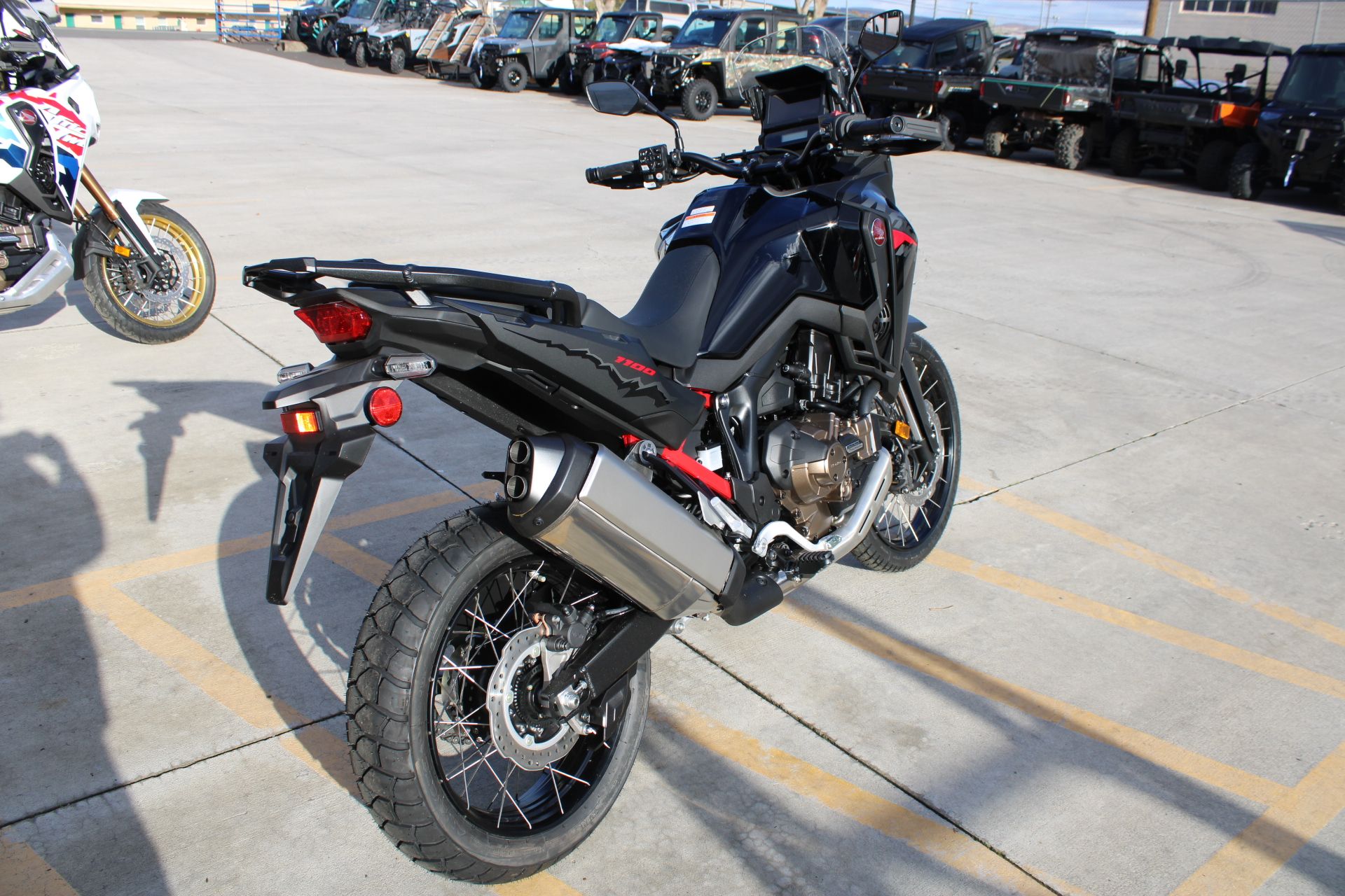 2025 Honda Africa Twin DCT in The Dalles, Oregon - Photo 5