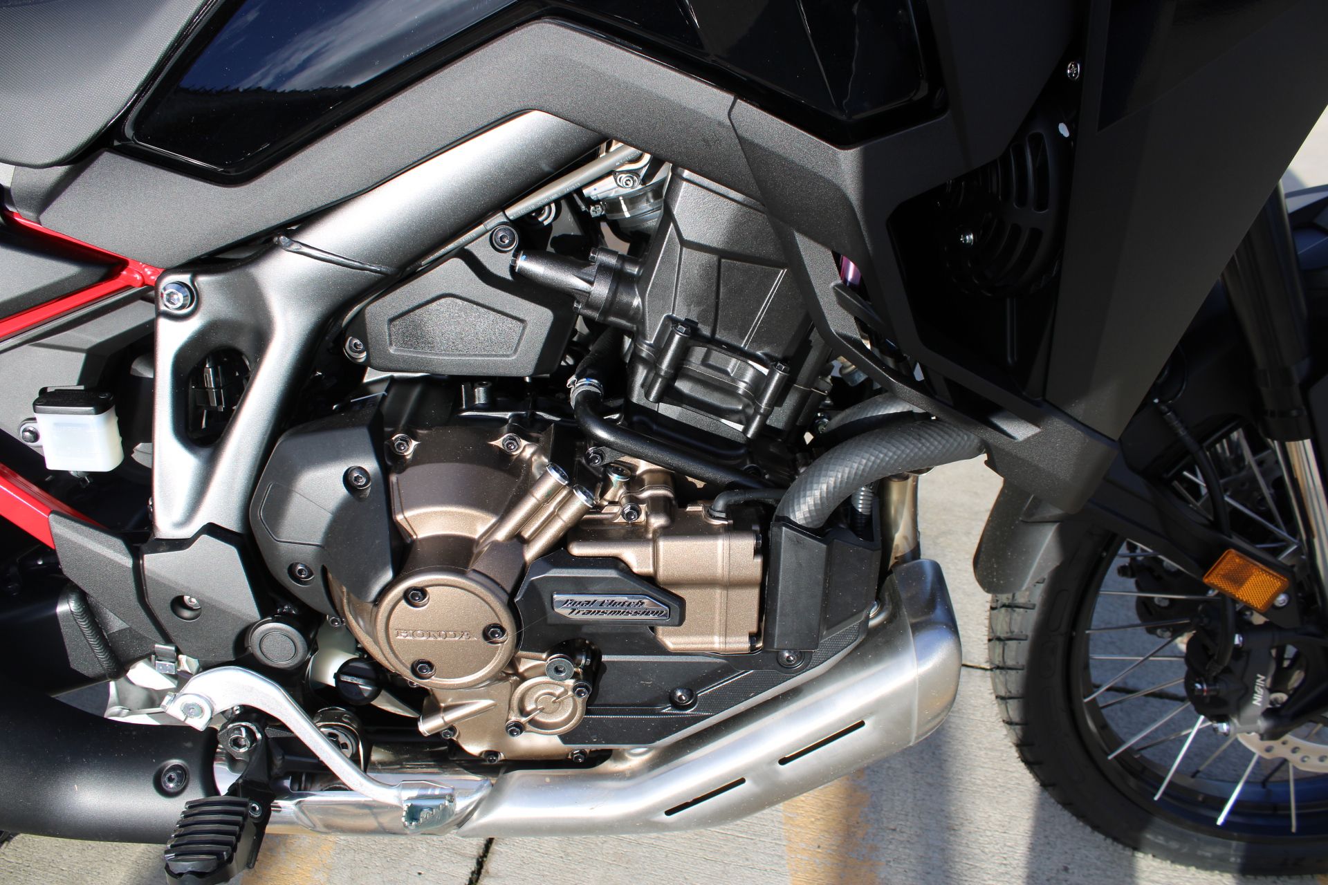 2025 Honda Africa Twin DCT in The Dalles, Oregon - Photo 11