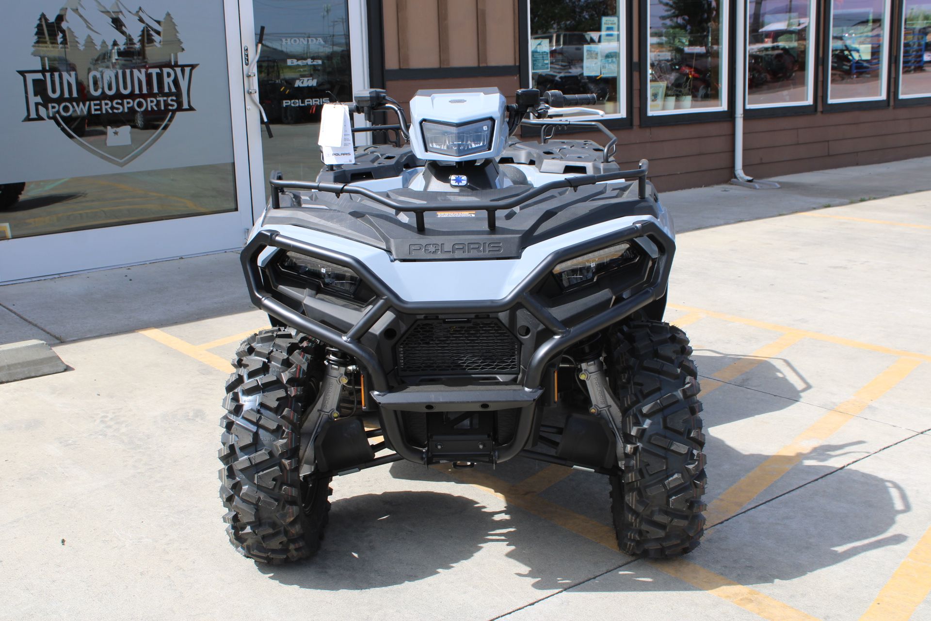 2025 Polaris Sportsman 570 Premium in The Dalles, Oregon - Photo 2