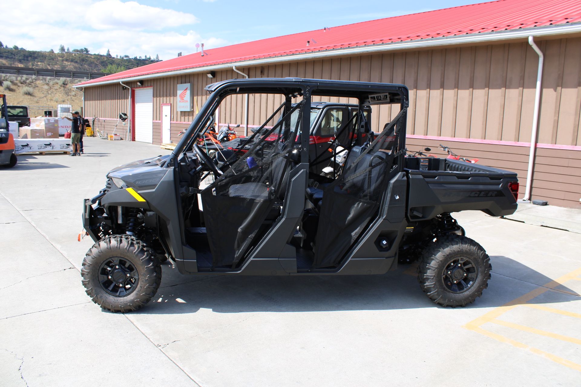 2025 Polaris Ranger Crew 1000 Premium in The Dalles, Oregon - Photo 4