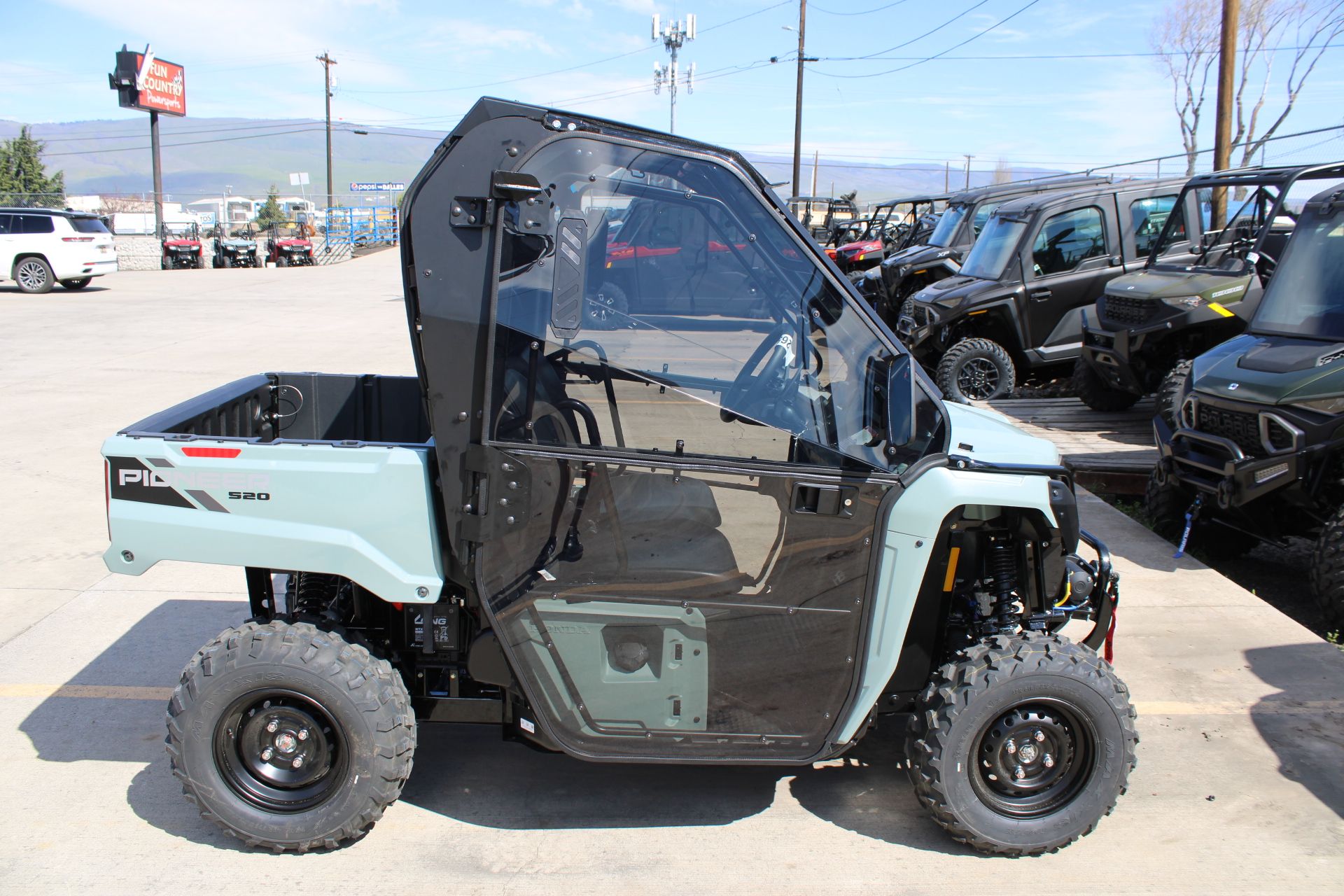 2026 Honda Pioneer 520 in The Dalles, Oregon - Photo 4