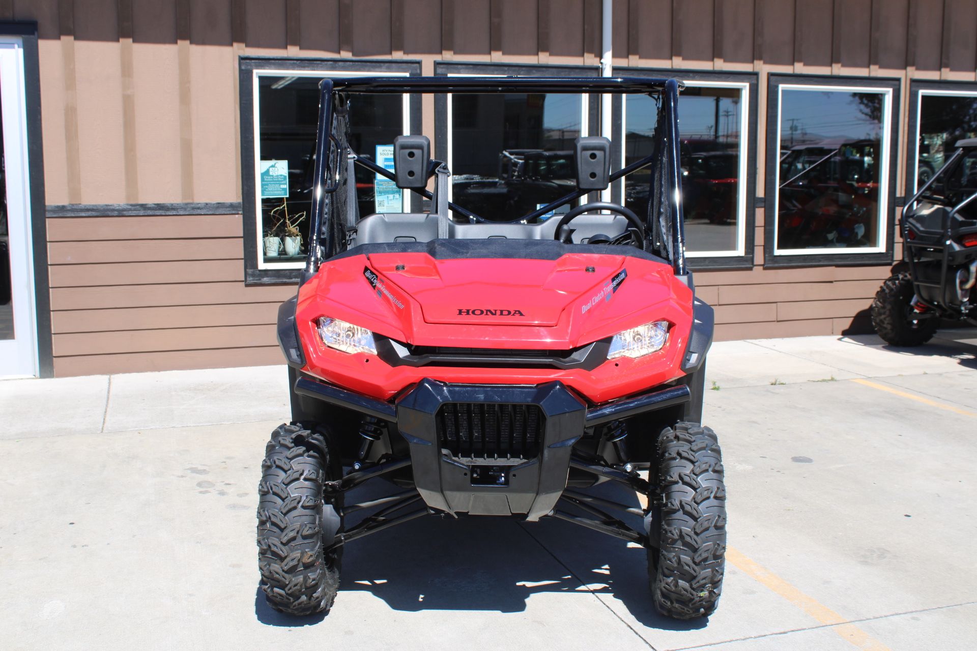 2025 Honda Pioneer 1000 in The Dalles, Oregon - Photo 2