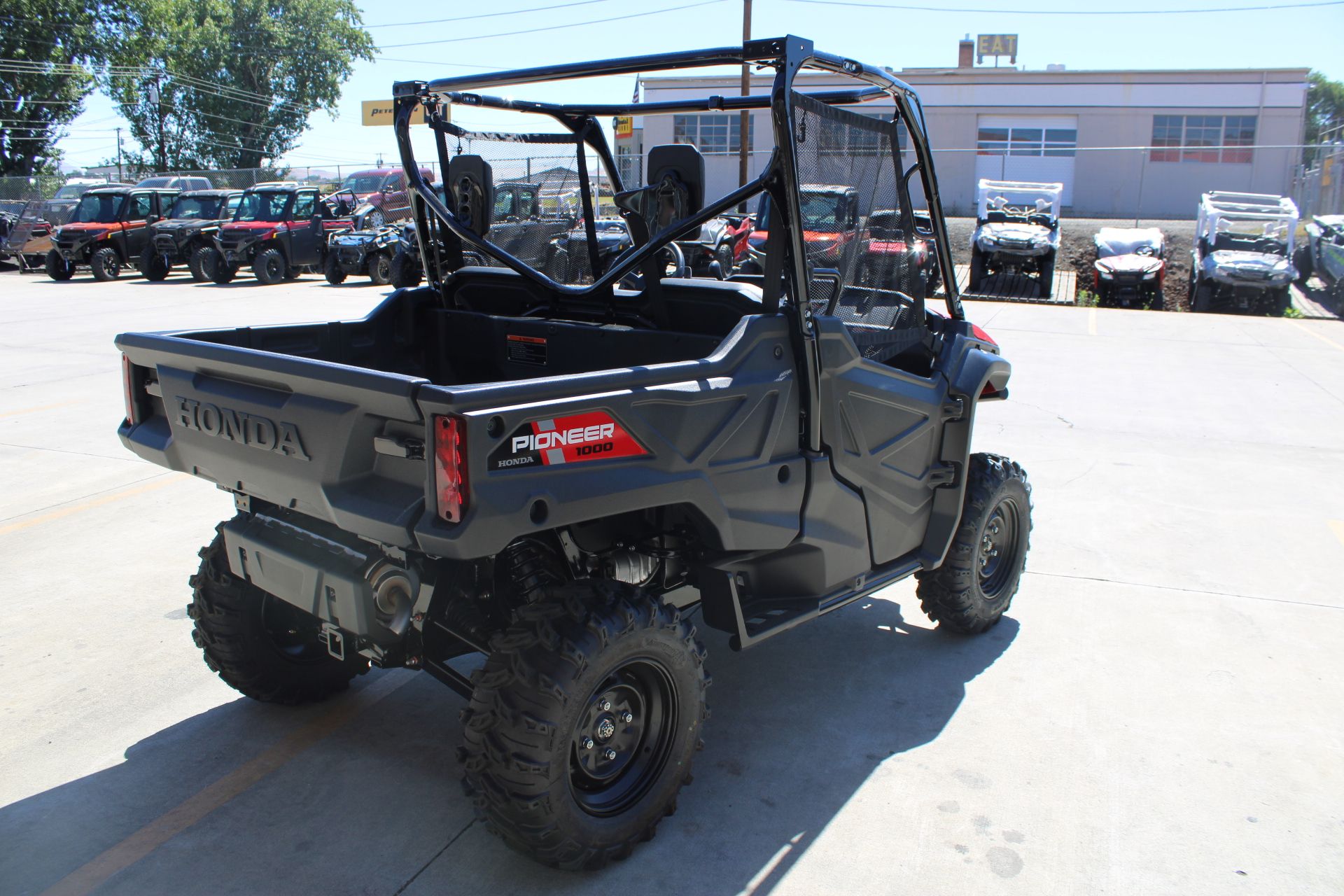 2025 Honda Pioneer 1000 in The Dalles, Oregon - Photo 6