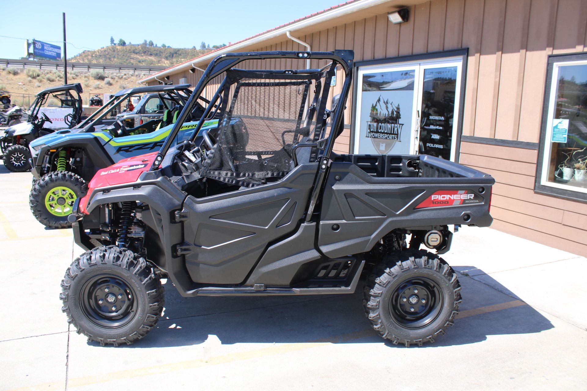 2025 Honda Pioneer 1000 in The Dalles, Oregon - Photo 5