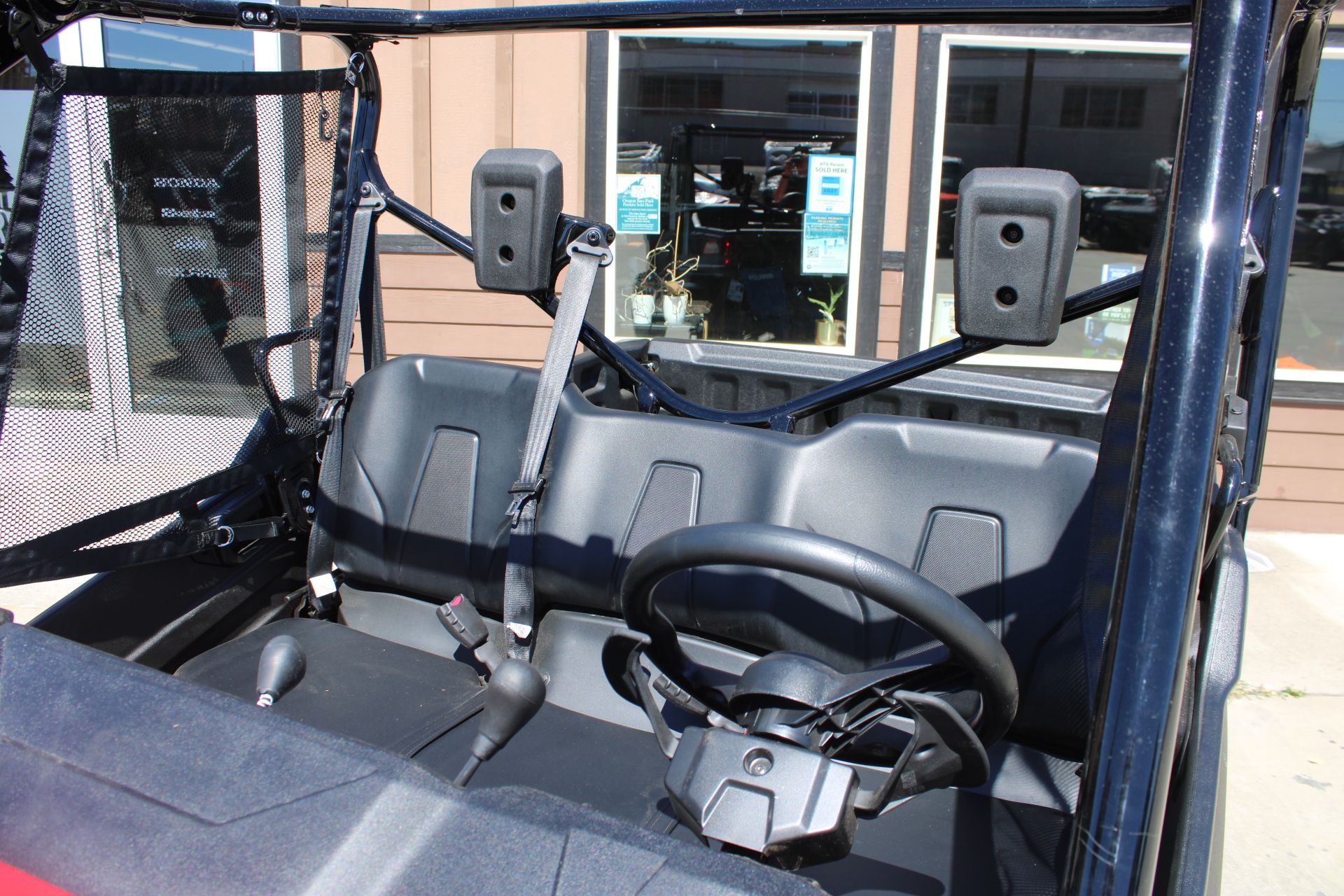 2025 Honda Pioneer 1000 in The Dalles, Oregon - Photo 10