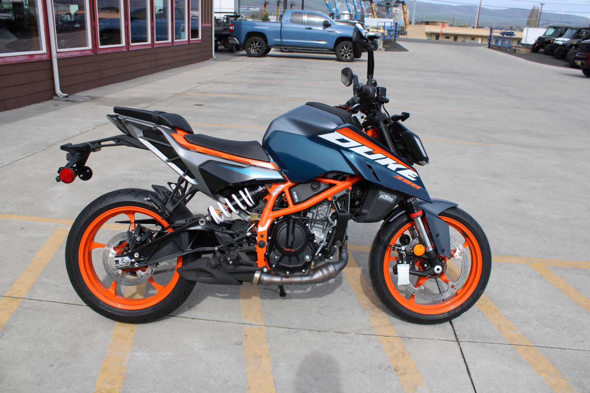 2024 KTM 390 Duke in The Dalles, Oregon - Photo 4