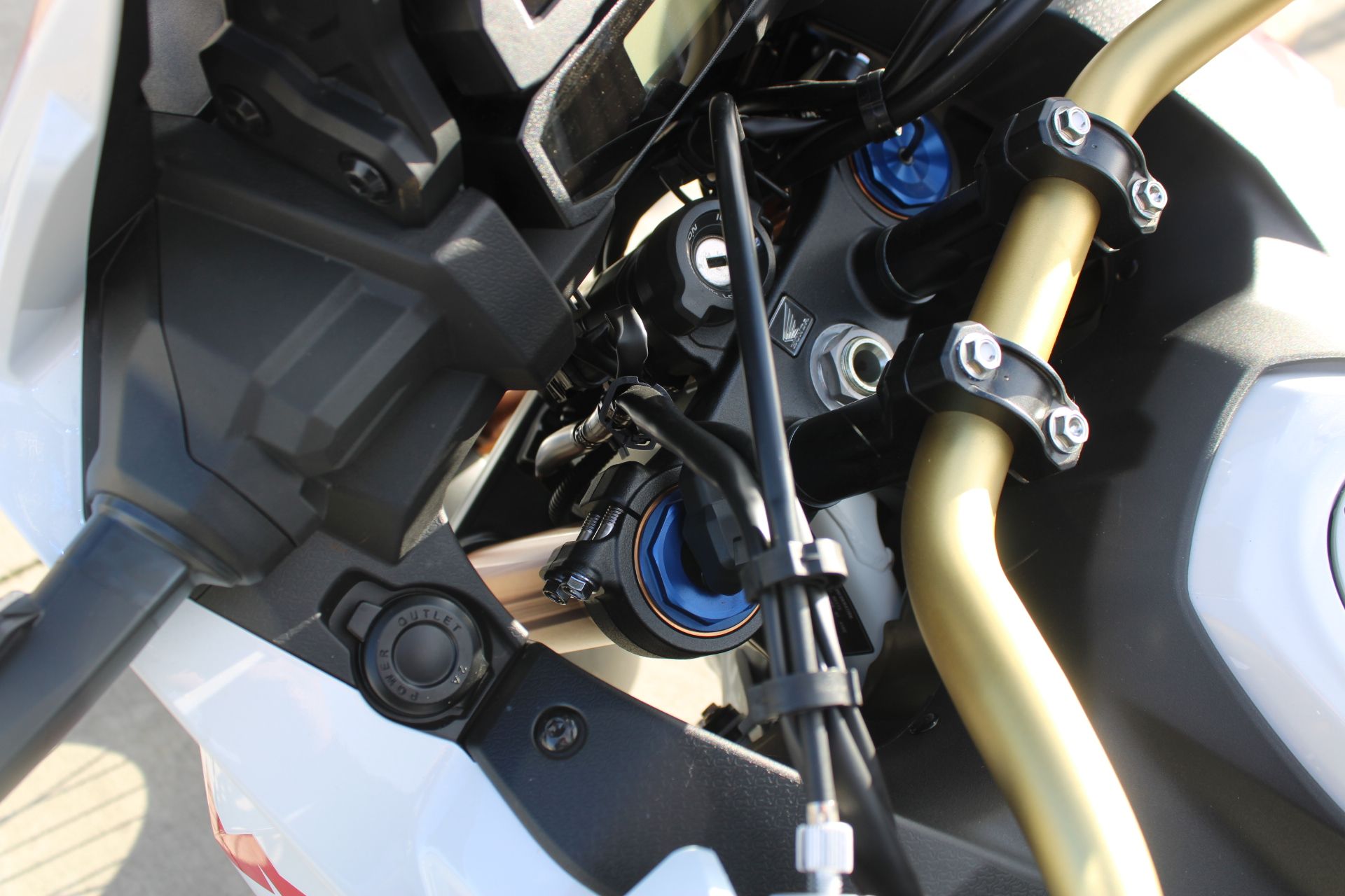 2025 Honda Africa Twin Adventure Sports ES DCT in The Dalles, Oregon - Photo 12