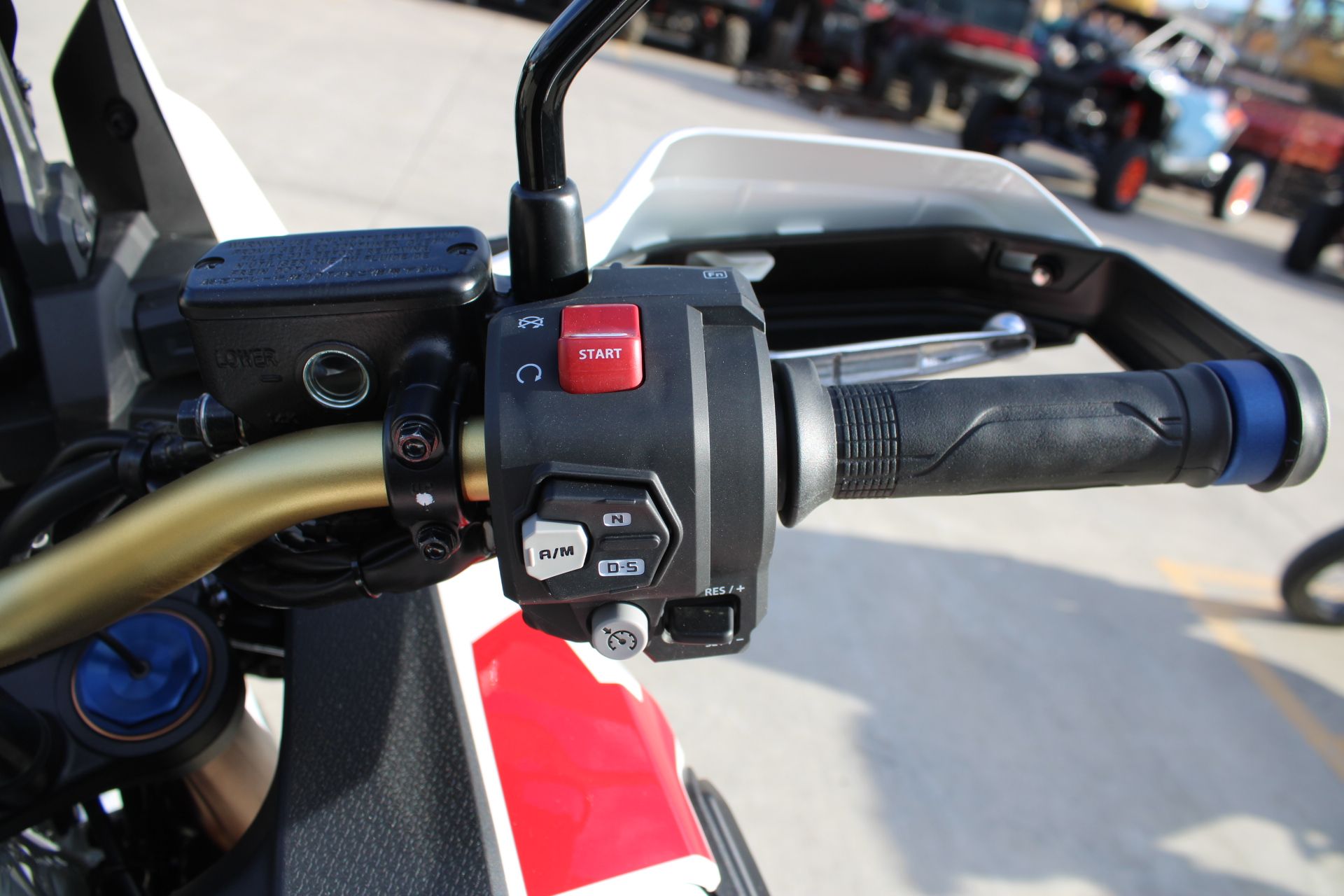 2025 Honda Africa Twin Adventure Sports ES DCT in The Dalles, Oregon - Photo 13