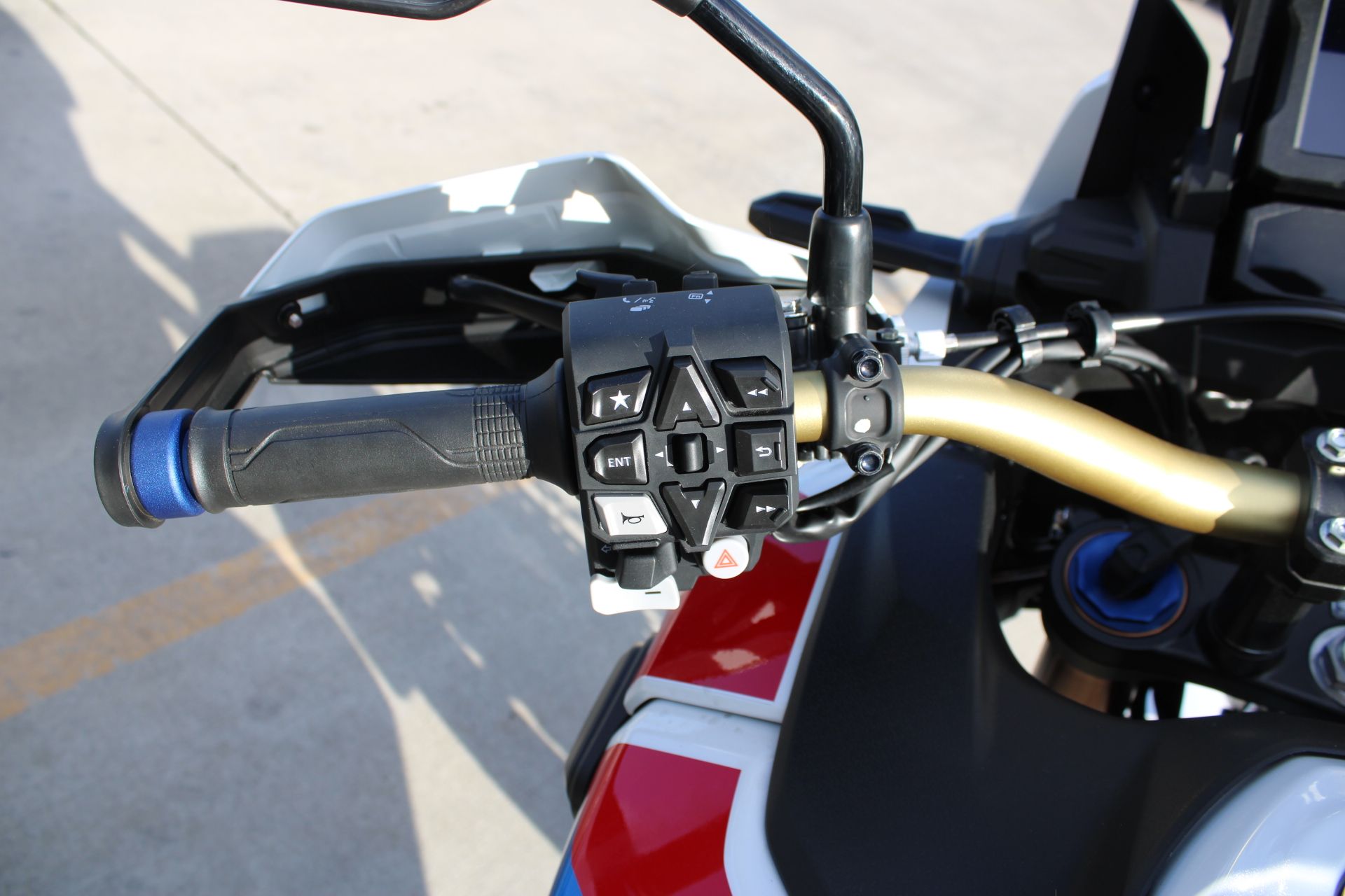 2025 Honda Africa Twin Adventure Sports ES DCT in The Dalles, Oregon - Photo 11