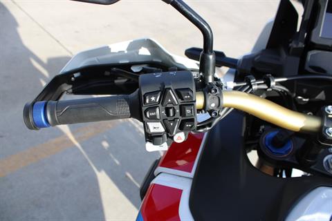 2025 Honda Africa Twin Adventure Sports ES DCT in The Dalles, Oregon - Photo 11