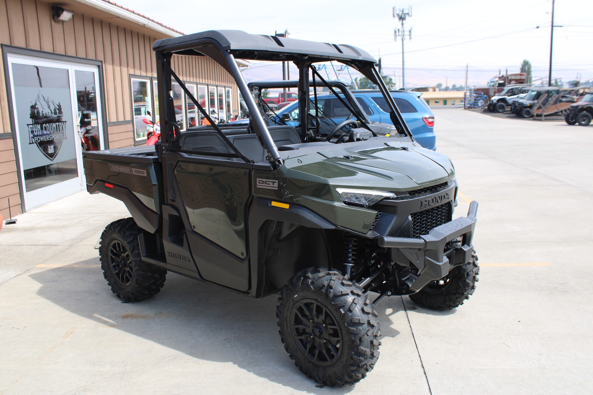 2026 Honda Pioneer 1000 Deluxe