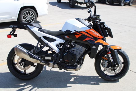 2026 KTM 990 Duke in The Dalles, Oregon - Photo 4